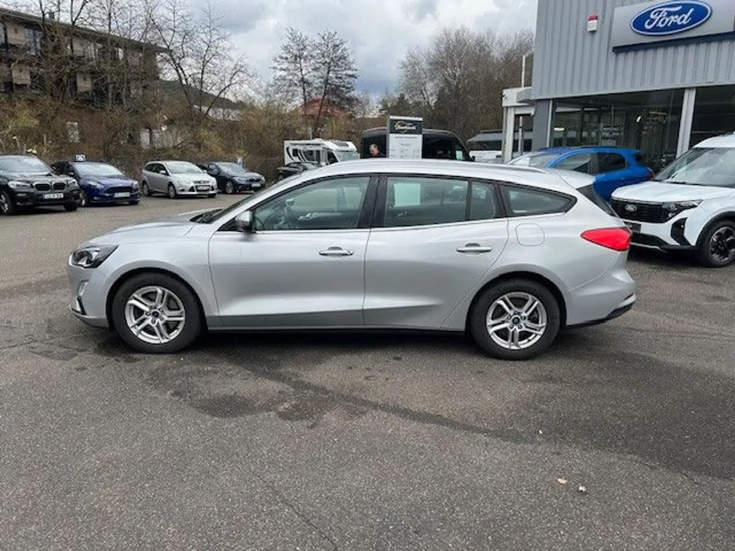 Ford Focus Turnier Cool & Connect 1.5 EcoBlue Plateado - 2