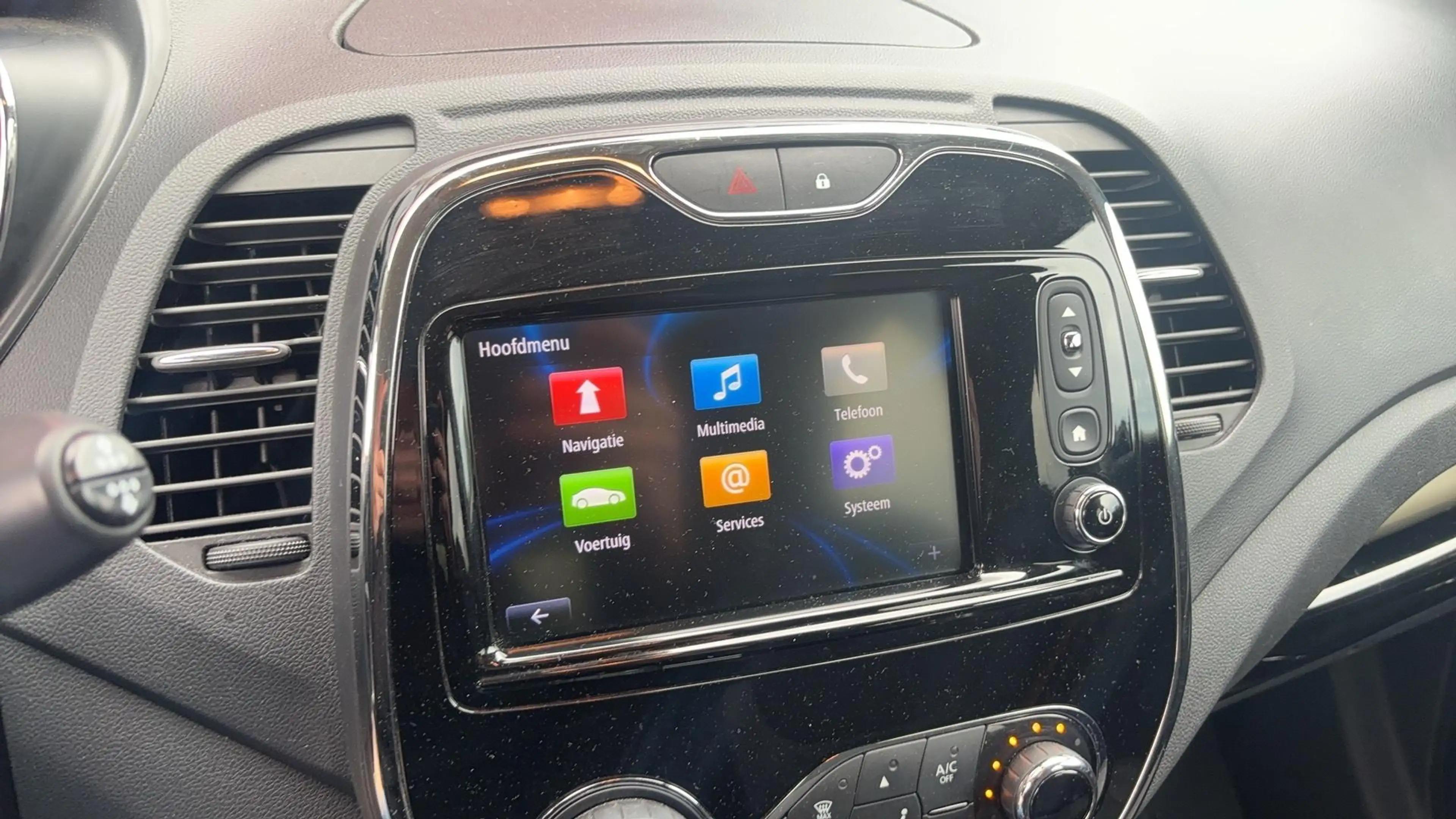 Renault Captur 0.9 TCe Dynamique KEYLESS / NAVI / CLIMA / CRUISE — photo 10
