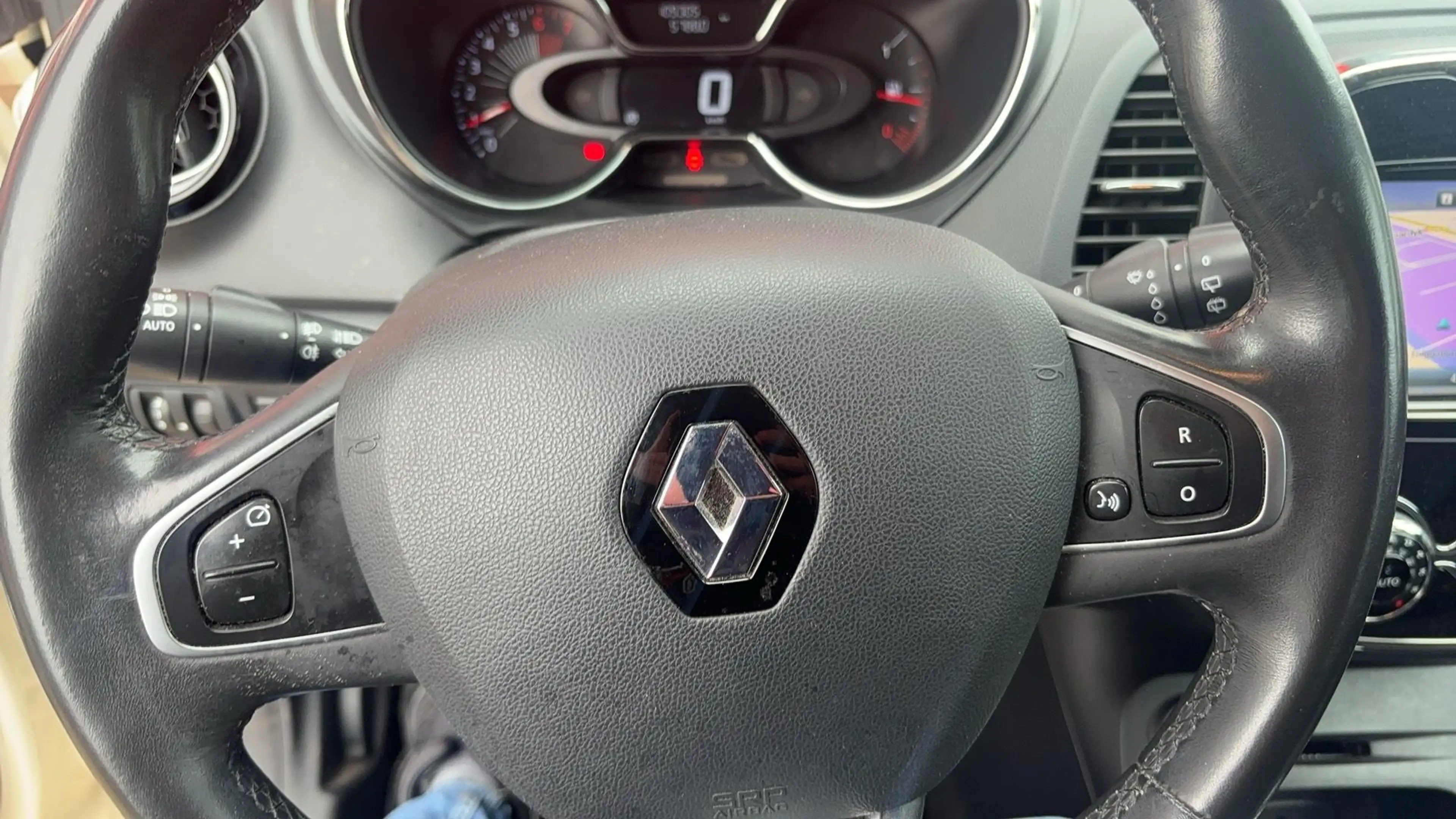 Renault Captur 0.9 TCe Dynamique KEYLESS / NAVI / CLIMA / CRUISE — photo 7