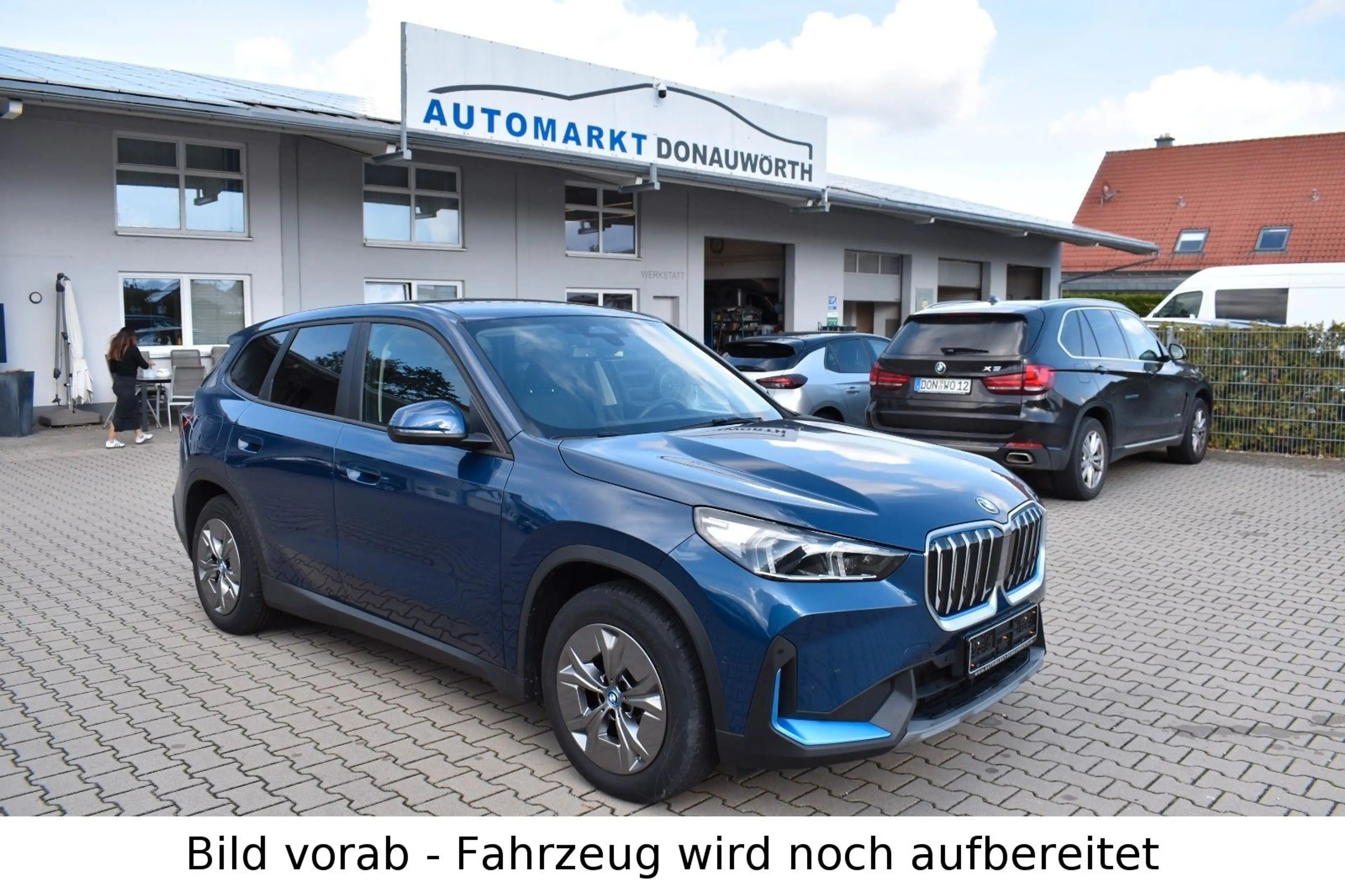 BMW iX1 30 xDrive Navi Keyless LED Parkassistent