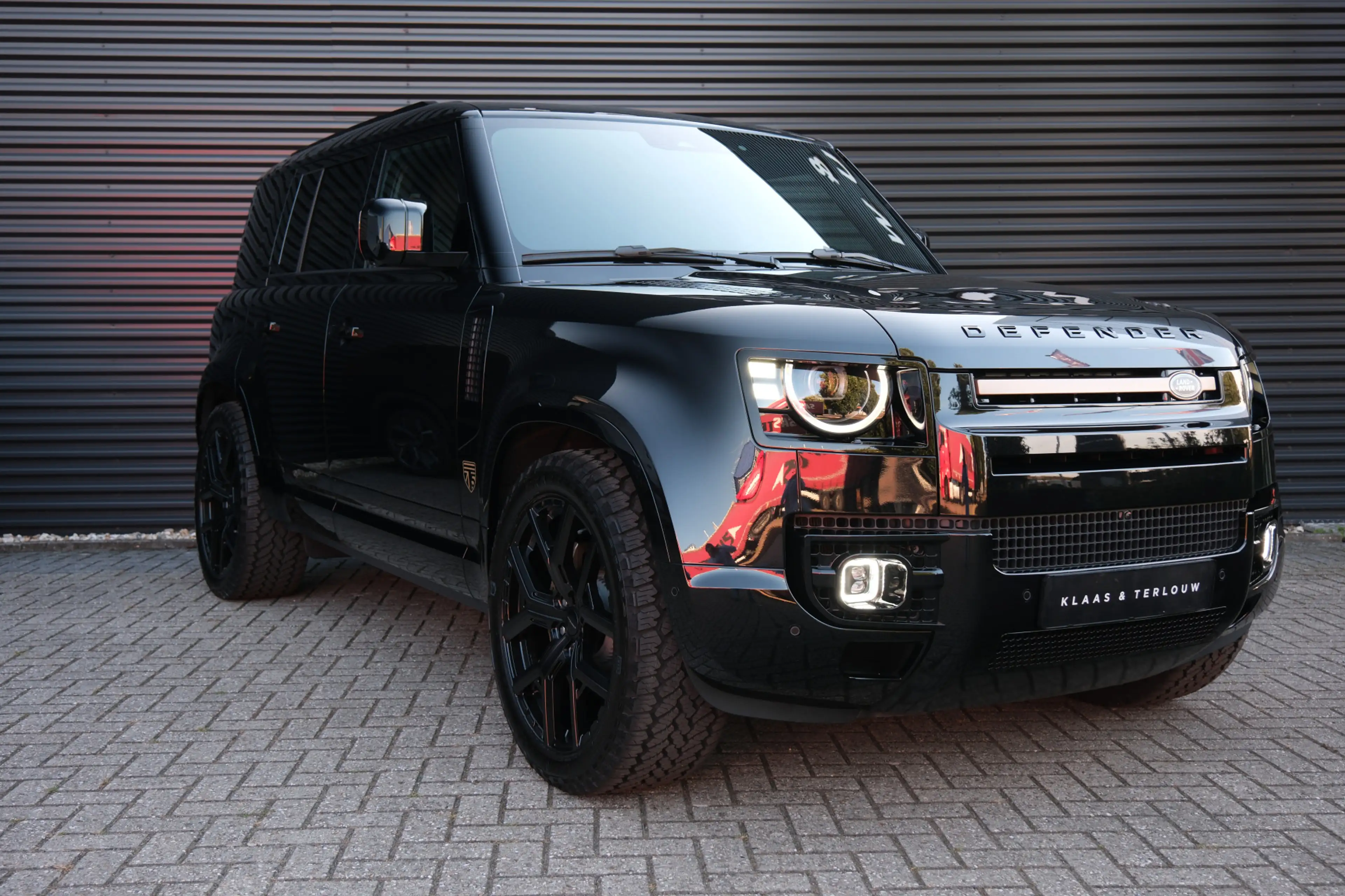 Land Rover Defender 110 P300e X-Dynamic SE 5-Year Edition! | NP € 1284 — photo 30