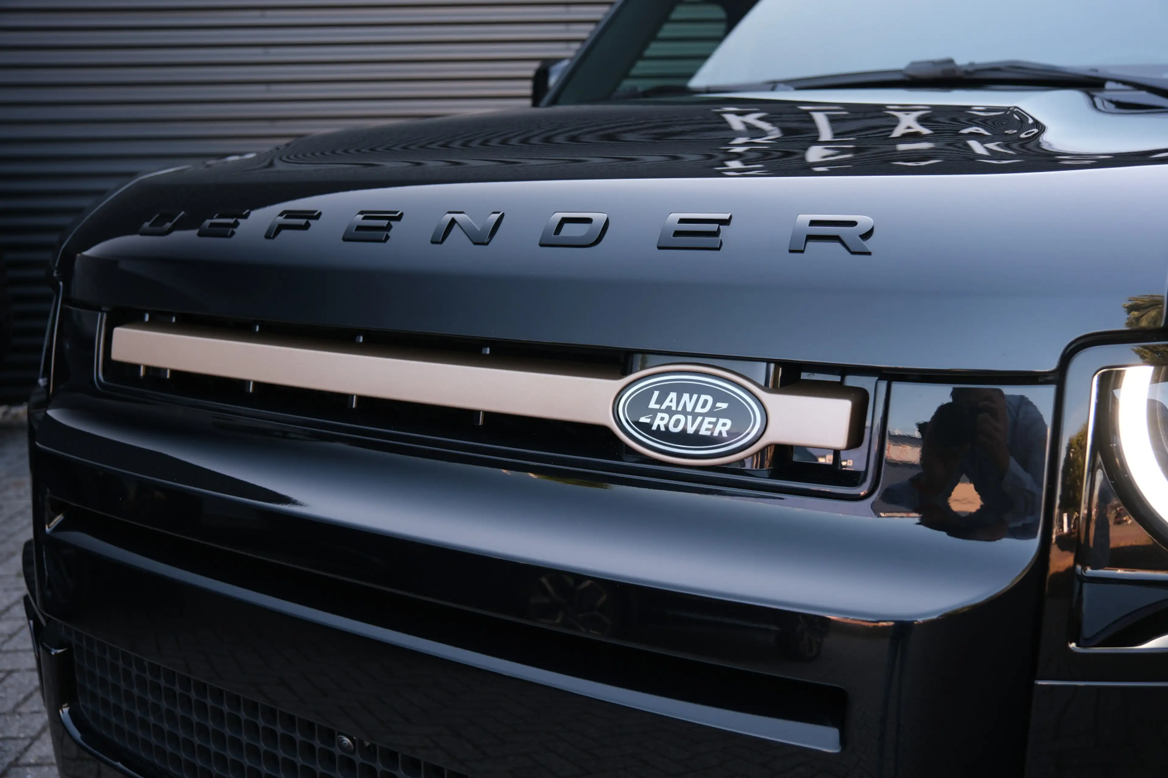 Land Rover Defender 110 P300e X-Dynamic SE 5-Year Edition! | NP € 1284 — photo 12