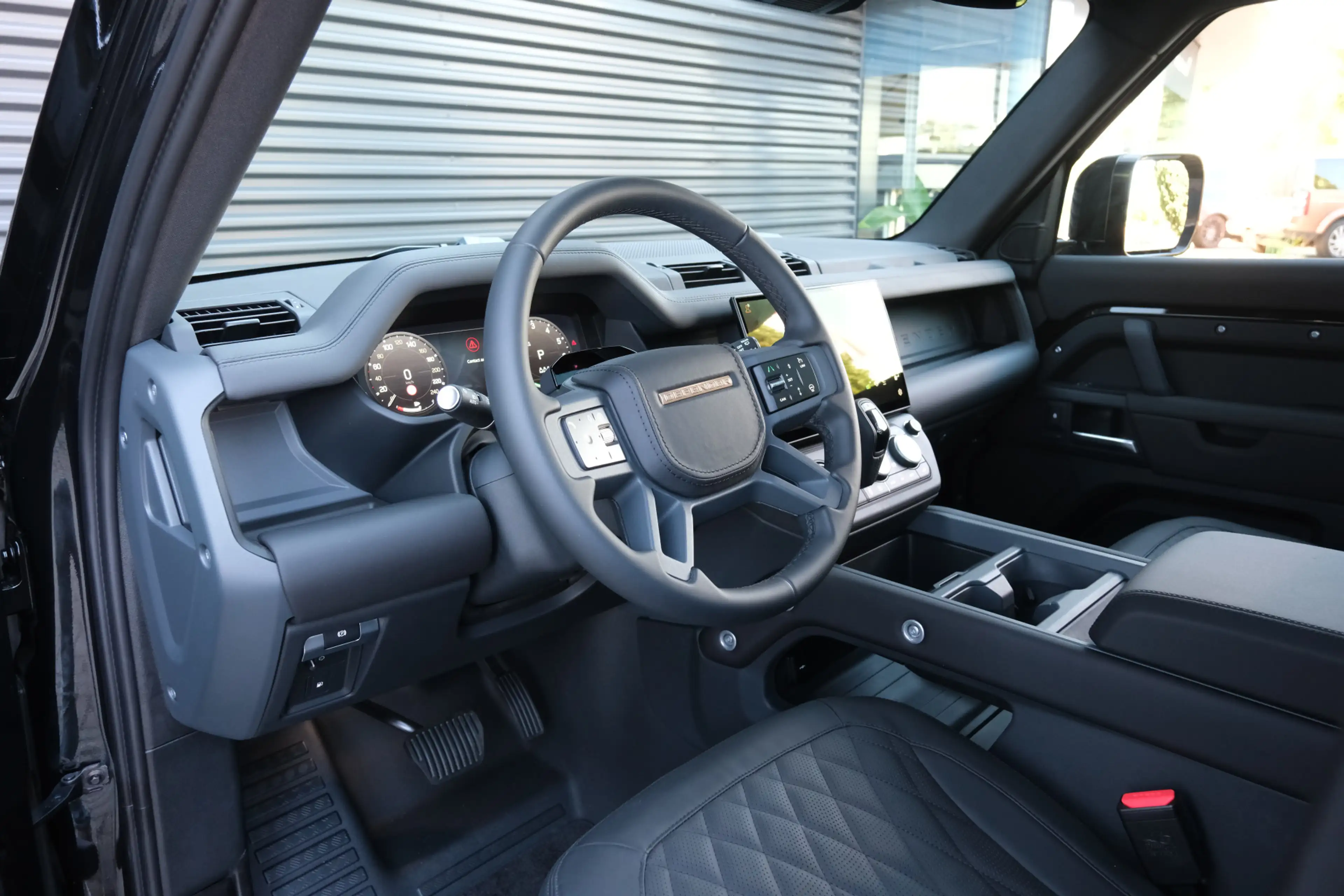 Land Rover Defender 110 P300e X-Dynamic SE 5-Year Edition! | NP € 1284 — photo 28