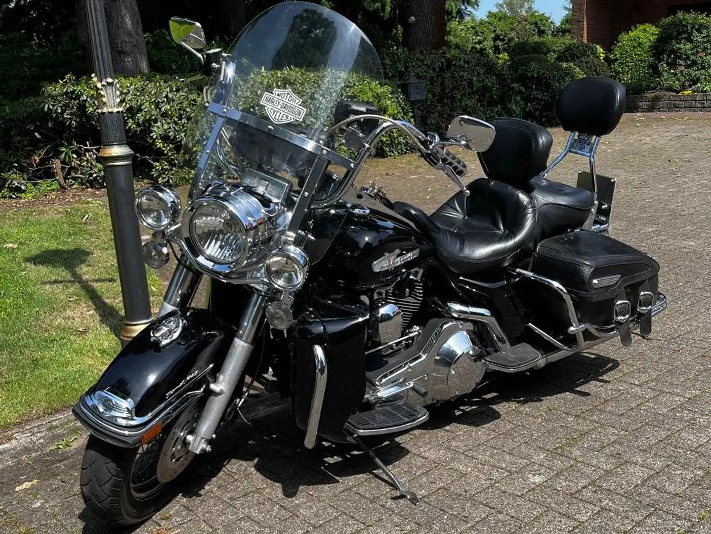 Harley-Davidson Road King Classic FLHRCI Schwarz - 1