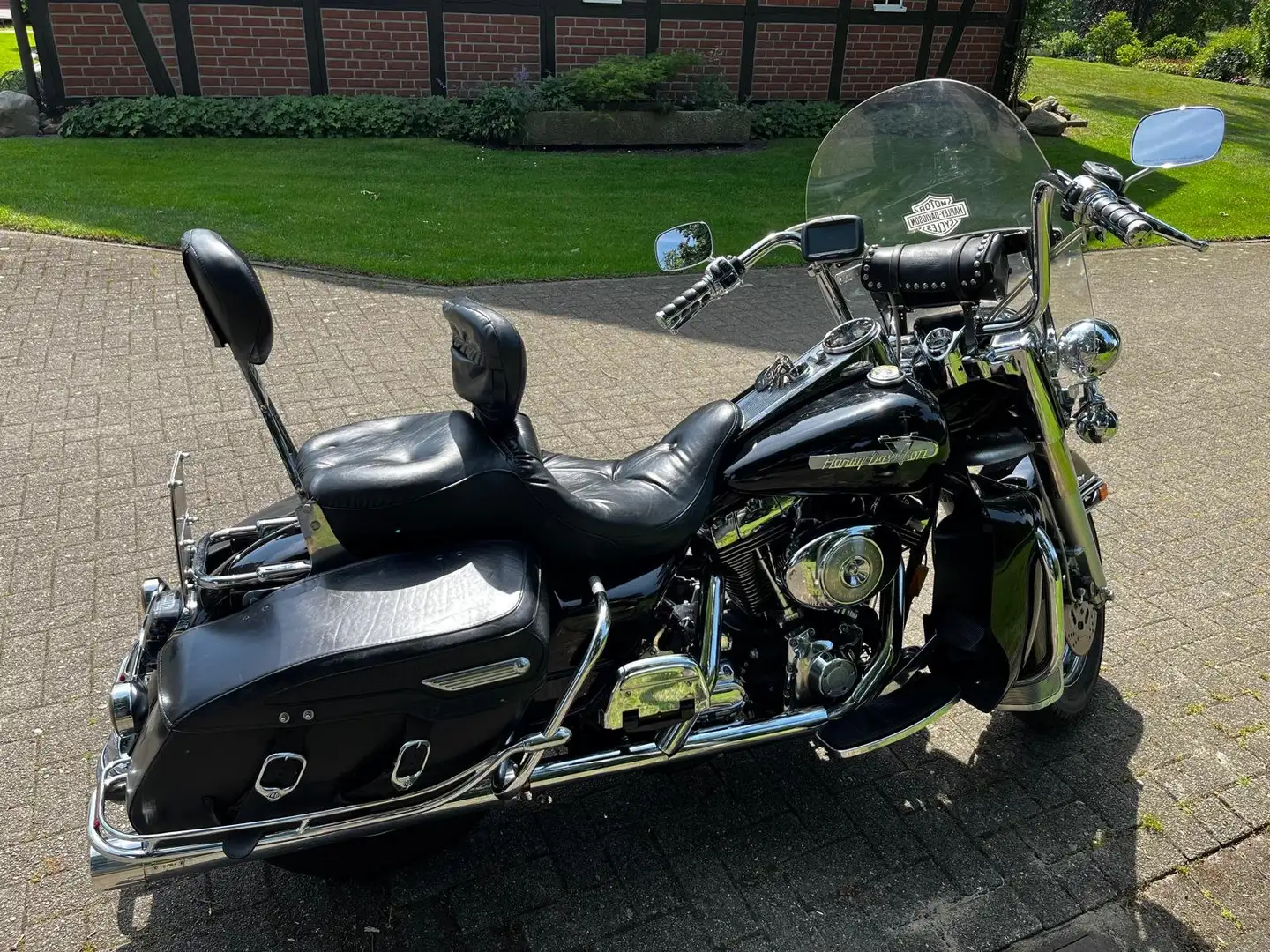 Harley-Davidson Road King Classic FLHRCI Schwarz - 2