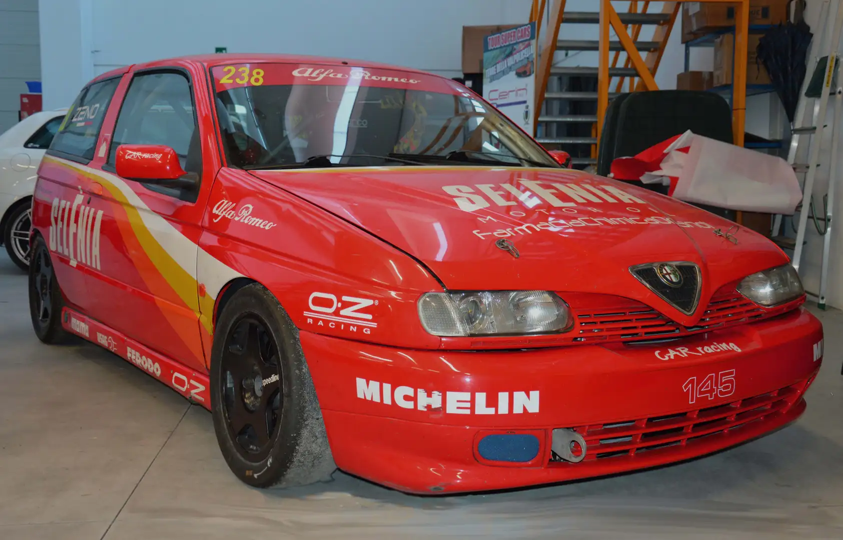 Alfa Romeo 145 145 2.0 Quadrifoglio Rosso - 1