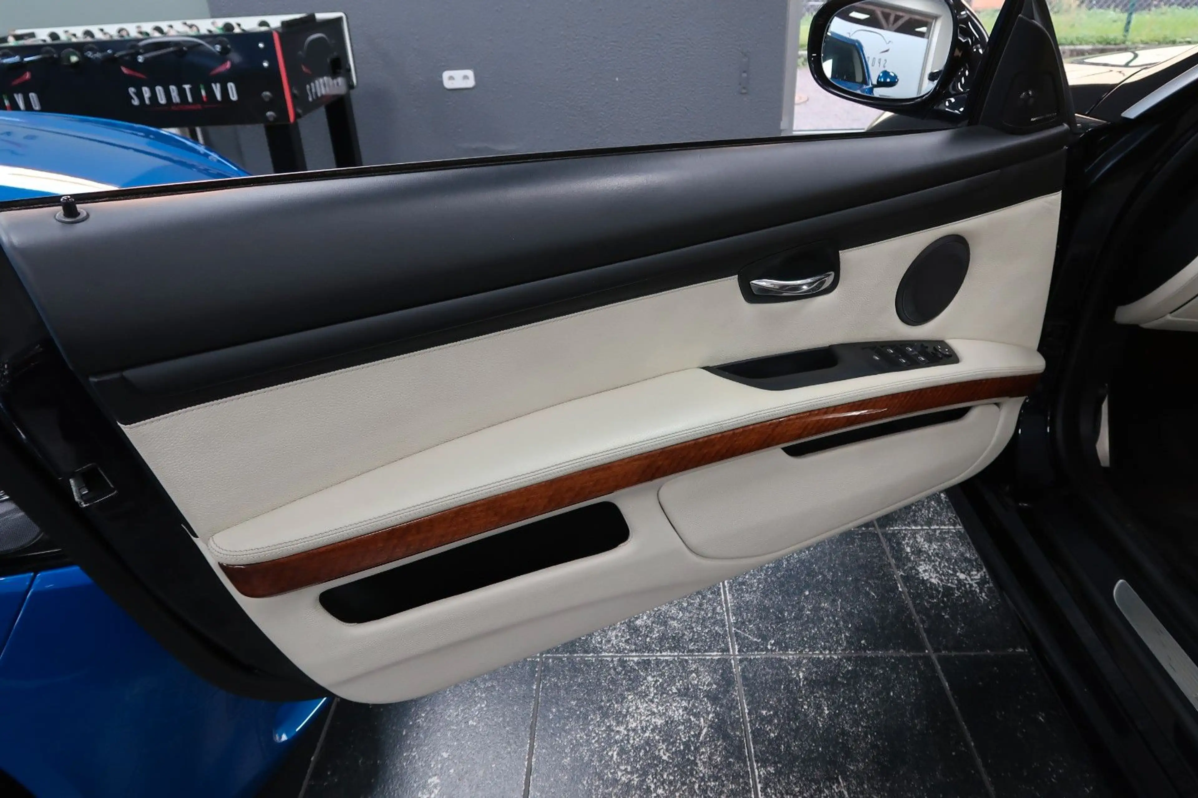 BMW 325 i Cabrio*M-Sport*Leder*Navi*Xenon*1Hand*Pdc* — photo 11