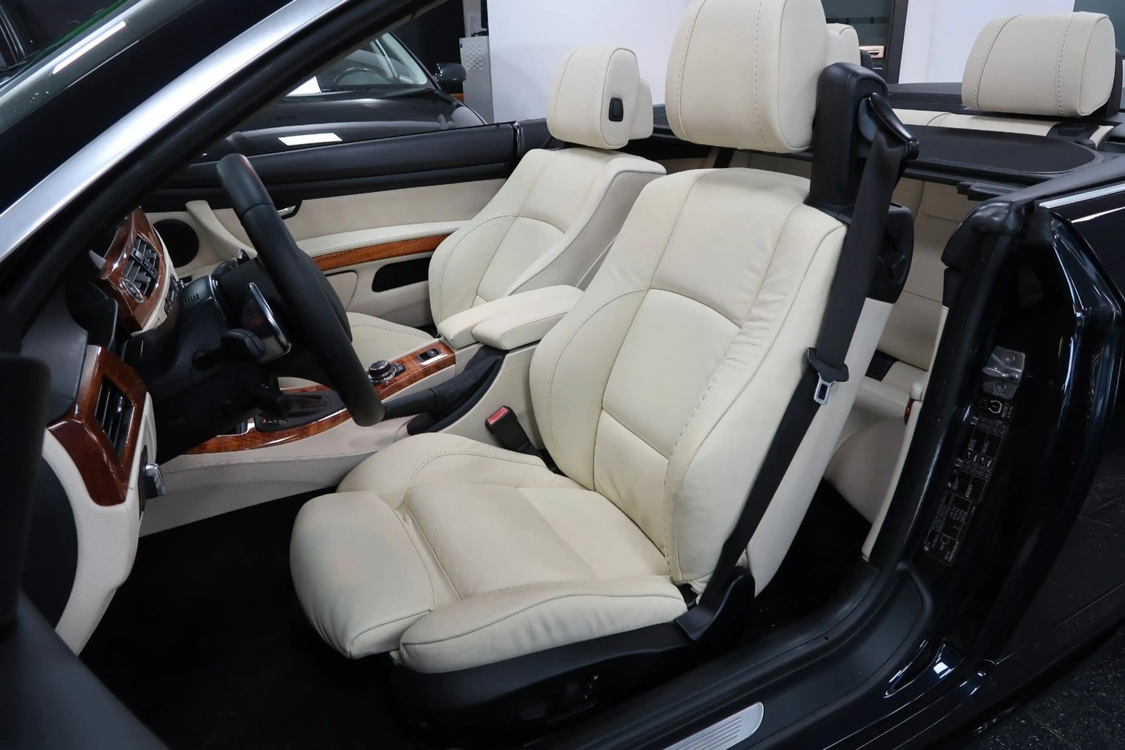 BMW 325 i Cabrio*M-Sport*Leder*Navi*Xenon*1Hand*Pdc* — photo 12