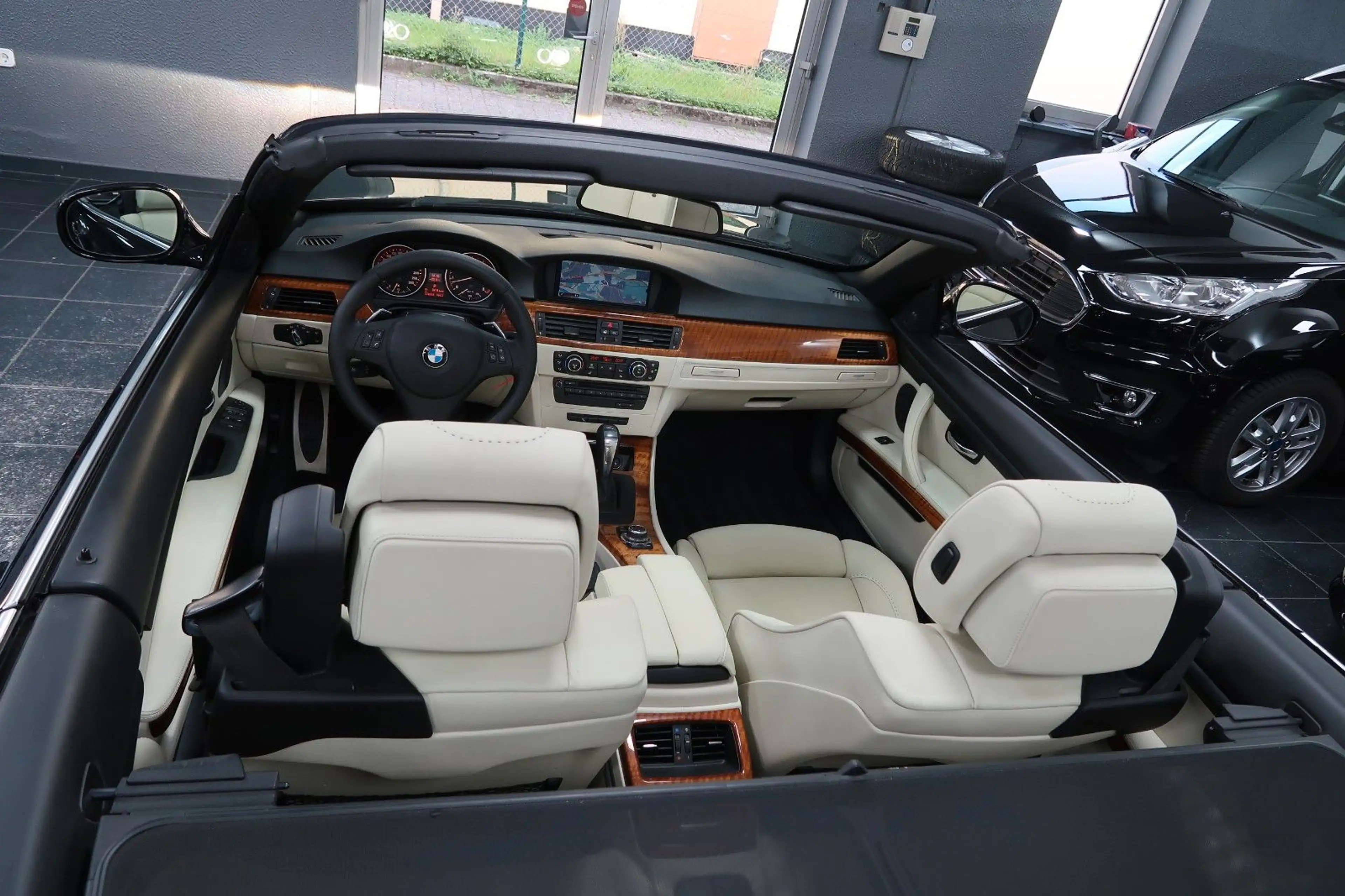 BMW 325 i Cabrio*M-Sport*Leder*Navi*Xenon*1Hand*Pdc* — photo 15