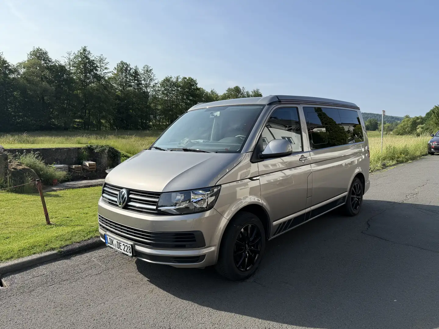 Volkswagen T6.1 California Transporter T6 TDI BMT DSG Beach Camper Bronze - 1