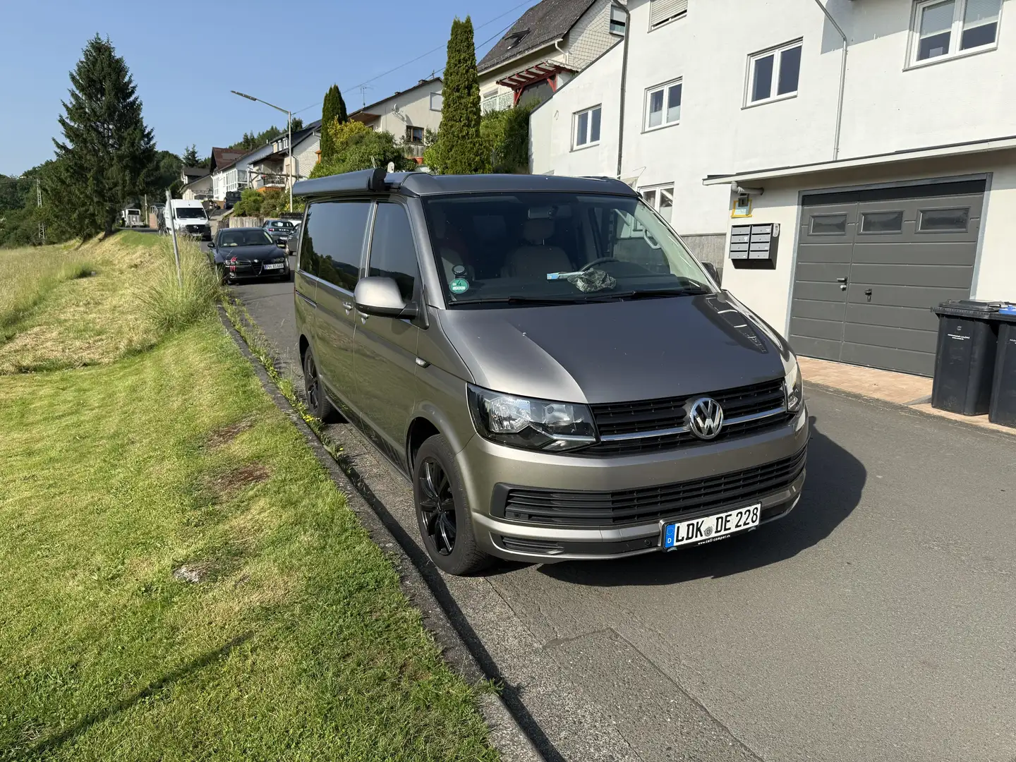 Volkswagen T6.1 California Transporter T6 TDI BMT DSG Beach Camper Bronze - 2