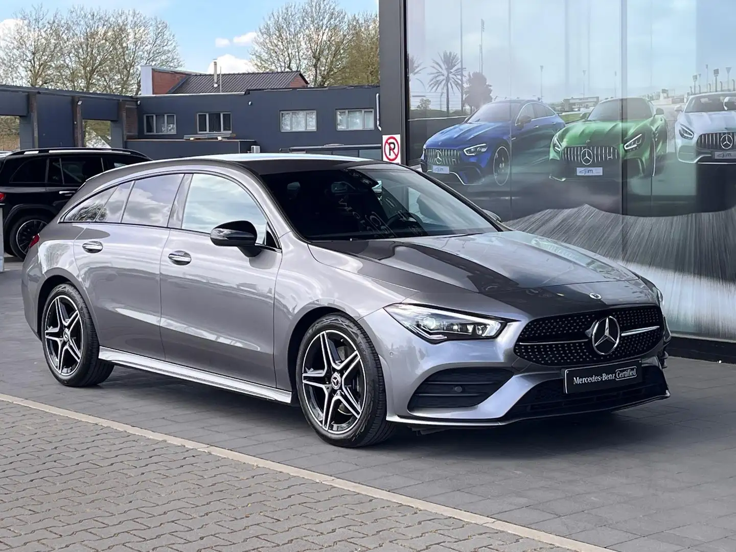 Mercedes-Benz CLA 200 AMG Line Gris - 2