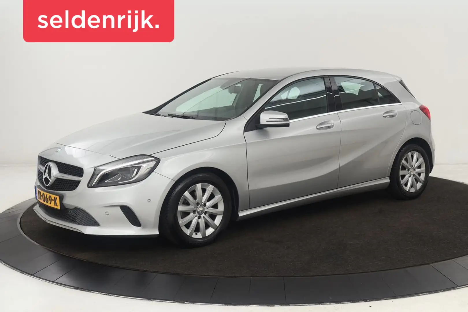 Mercedes-Benz A 180 Ambition | Stoelverwarming | Full LED | Sportstoel Grijs - 1