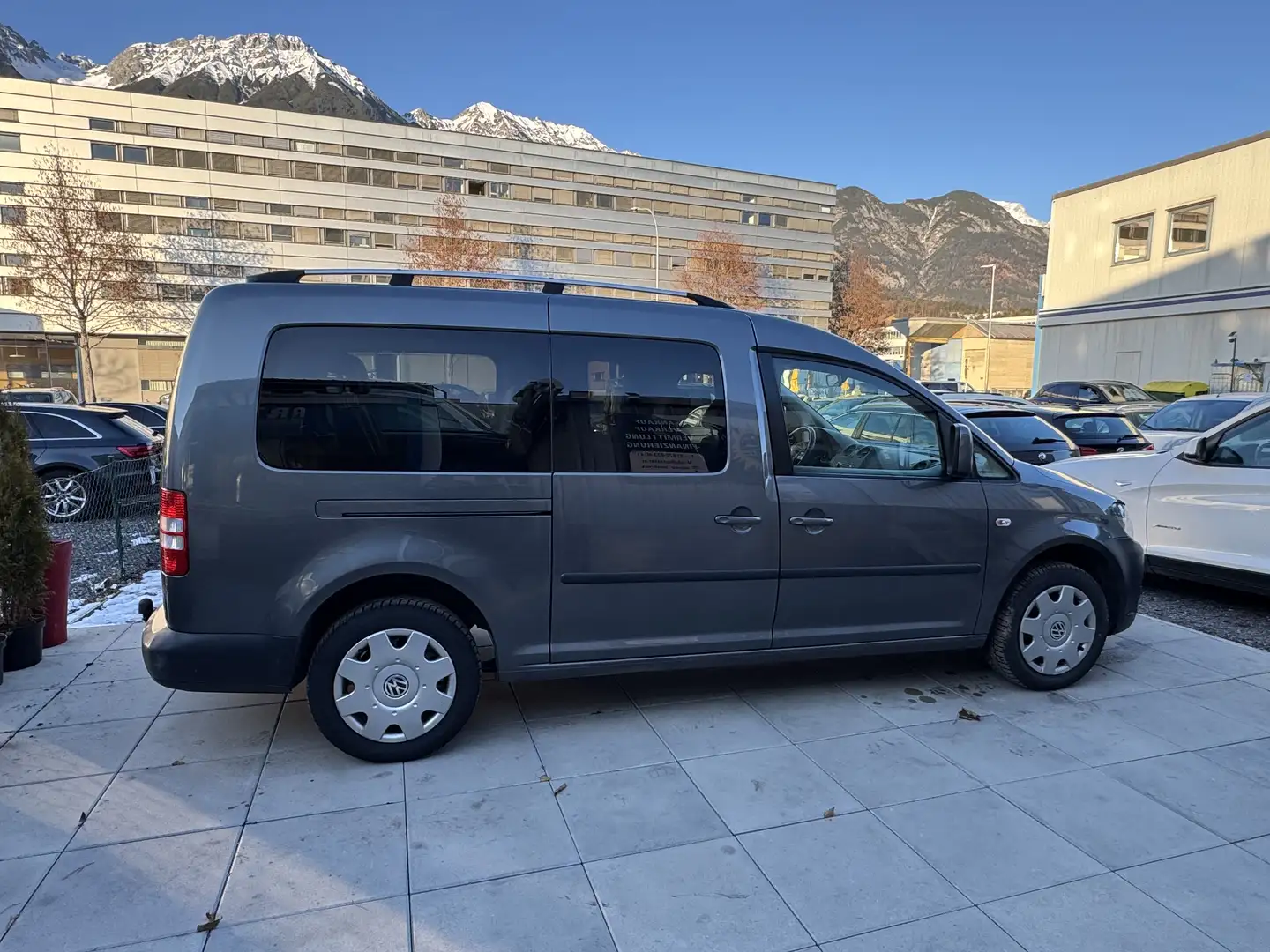 Volkswagen Caddy Maxi Trendline BMT Grau - 2