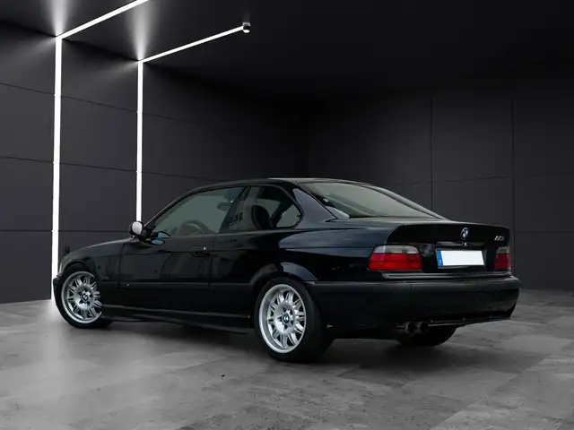 BMW M3 view 2