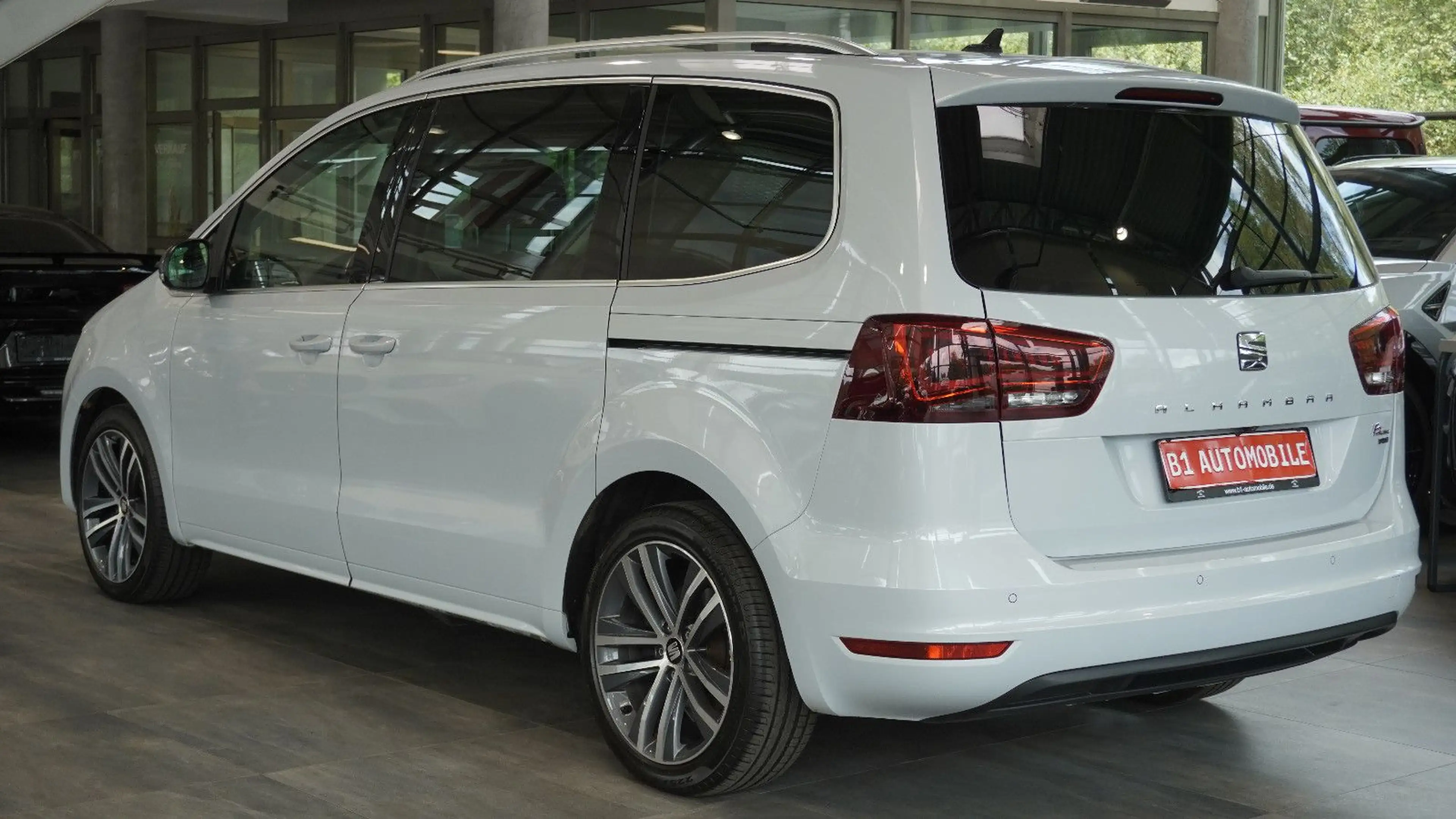 SEAT Alhambra FR-Line Allrad*7SITZE*AHK*STHZ*ACC — photo 6