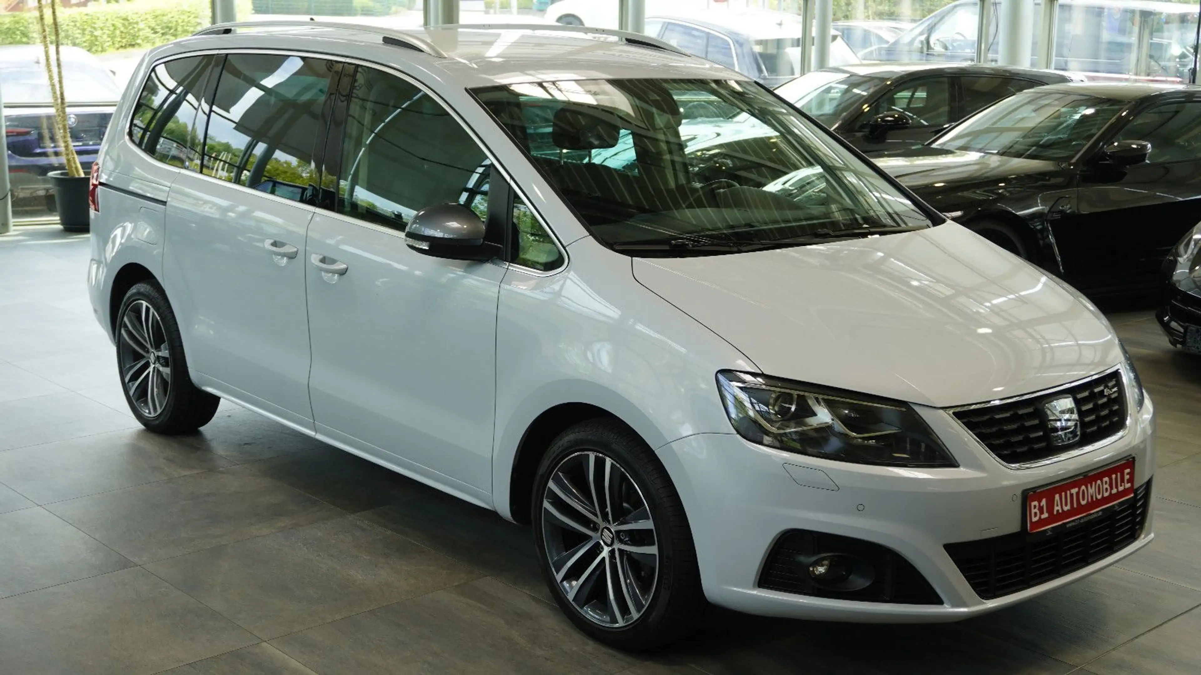 SEAT Alhambra FR-Line Allrad*7SITZE*AHK*STHZ*ACC — photo 3