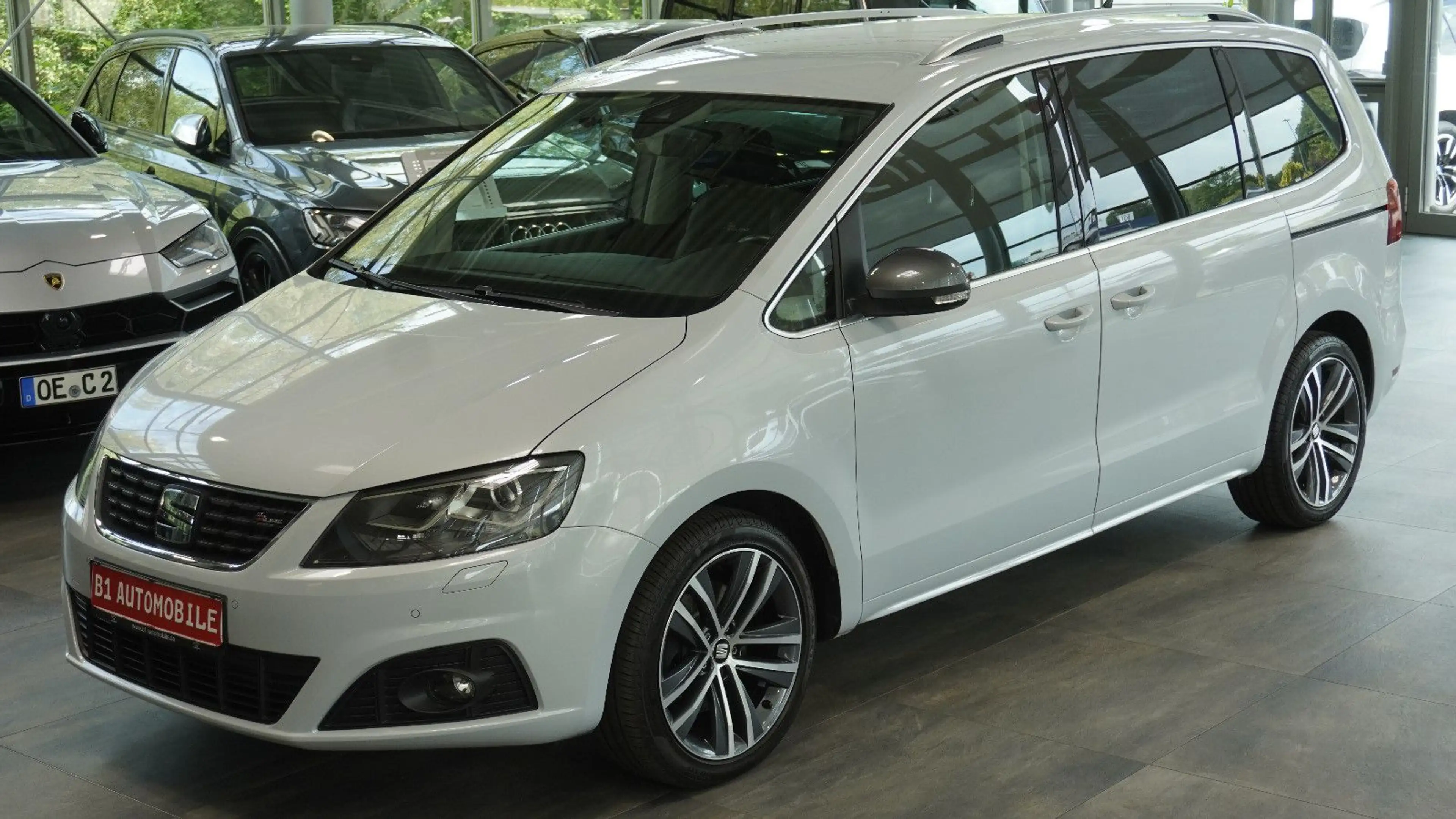 SEAT Alhambra FR-Line Allrad*7SITZE*AHK*STHZ*ACC