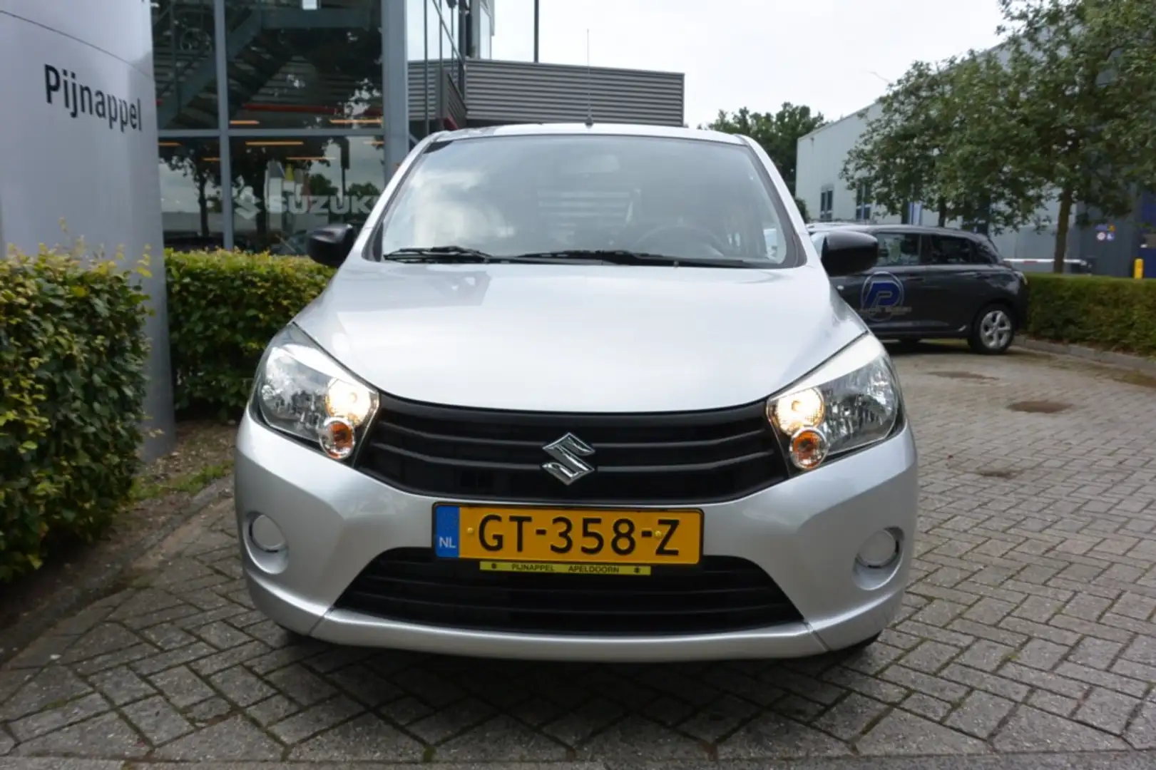 Suzuki Celerio 1.0 Comfort AUTOMAAT 5-deurs Spoiler Zilver - 2