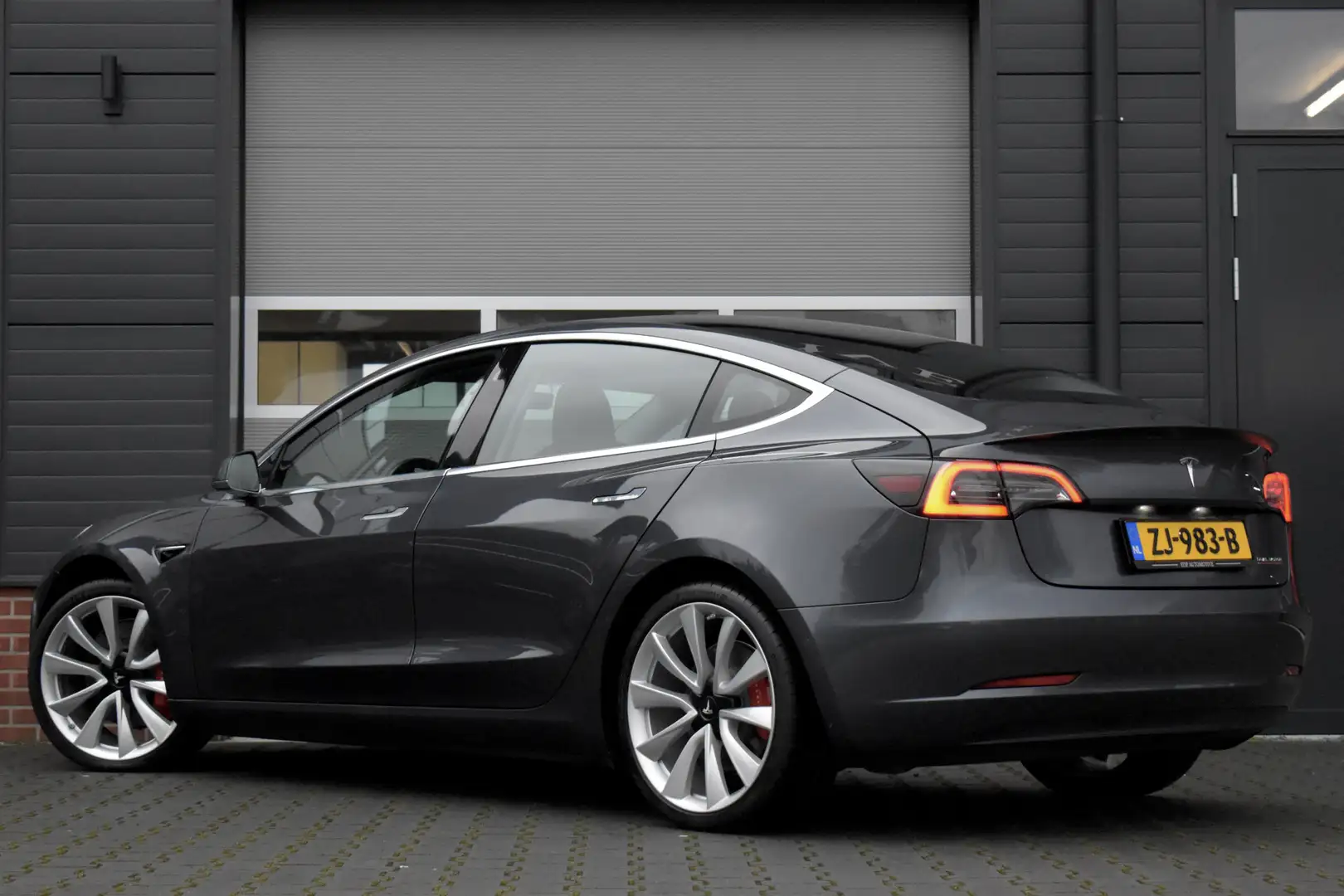 Tesla Model 3 Performance 75 kWh 462pk | 1e Eigenaar | Panoramad Grijs - 2