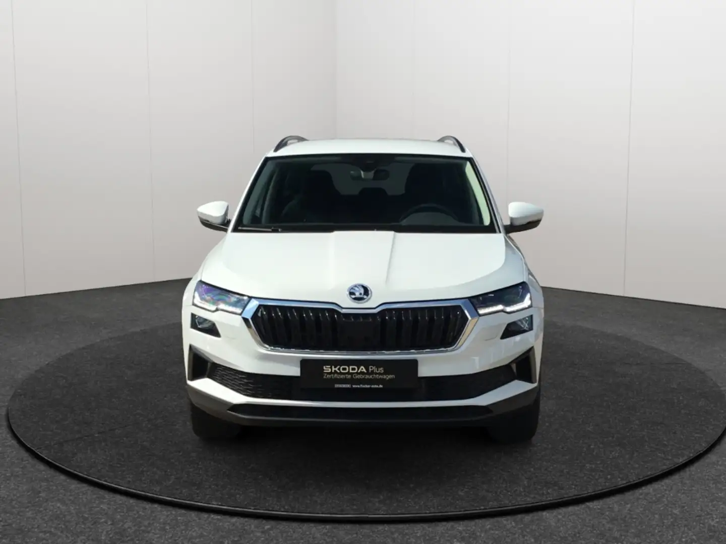 Skoda Karoq 1.5TSI DSG Selection Matrix AHK Navi SHZ Rear View Weiß - 2