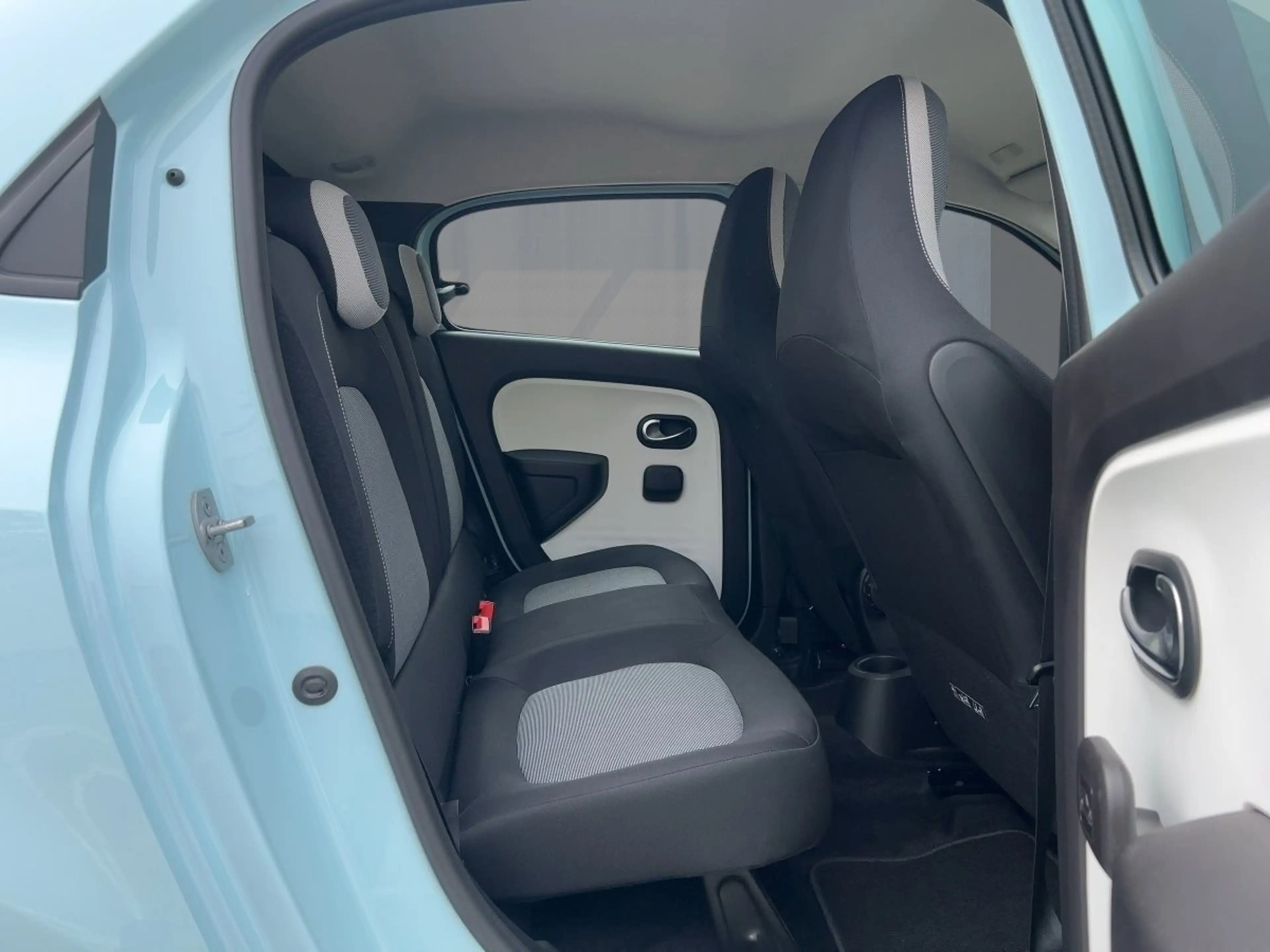 Renault Twingo 1.0 SCE 65 EQUILIBRE — photo 9