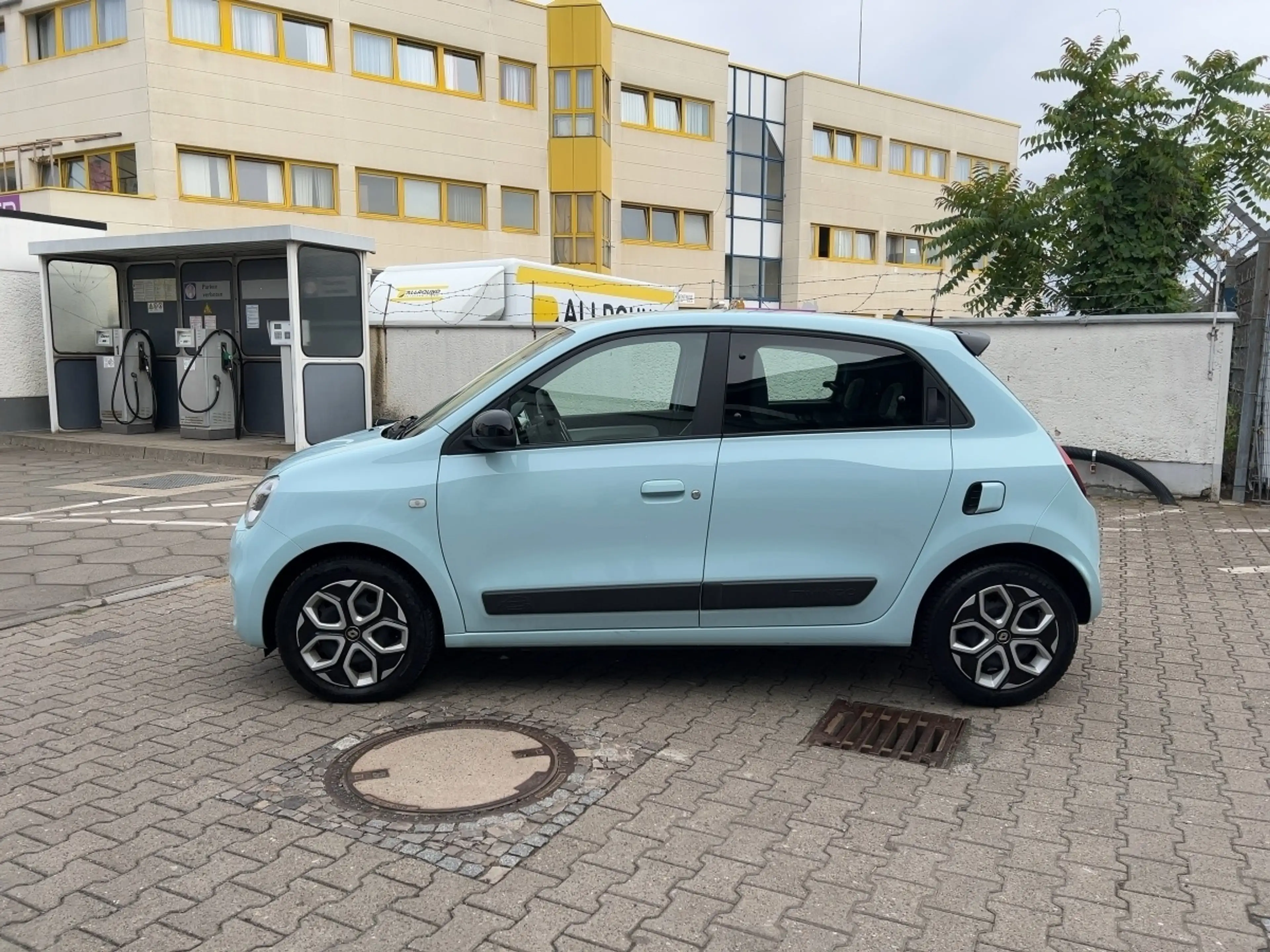 Renault Twingo 1.0 SCE 65 EQUILIBRE — photo 2
