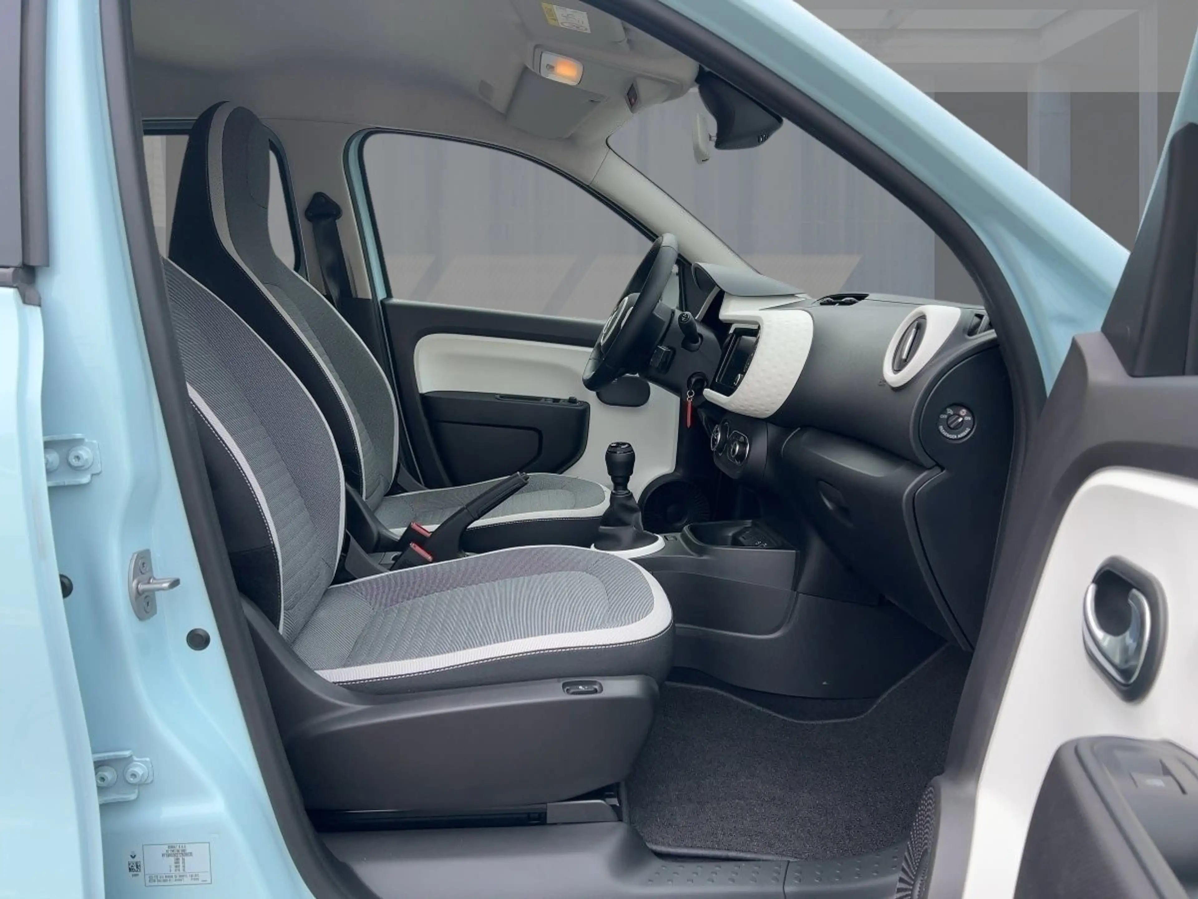 Renault Twingo 1.0 SCE 65 EQUILIBRE — photo 8