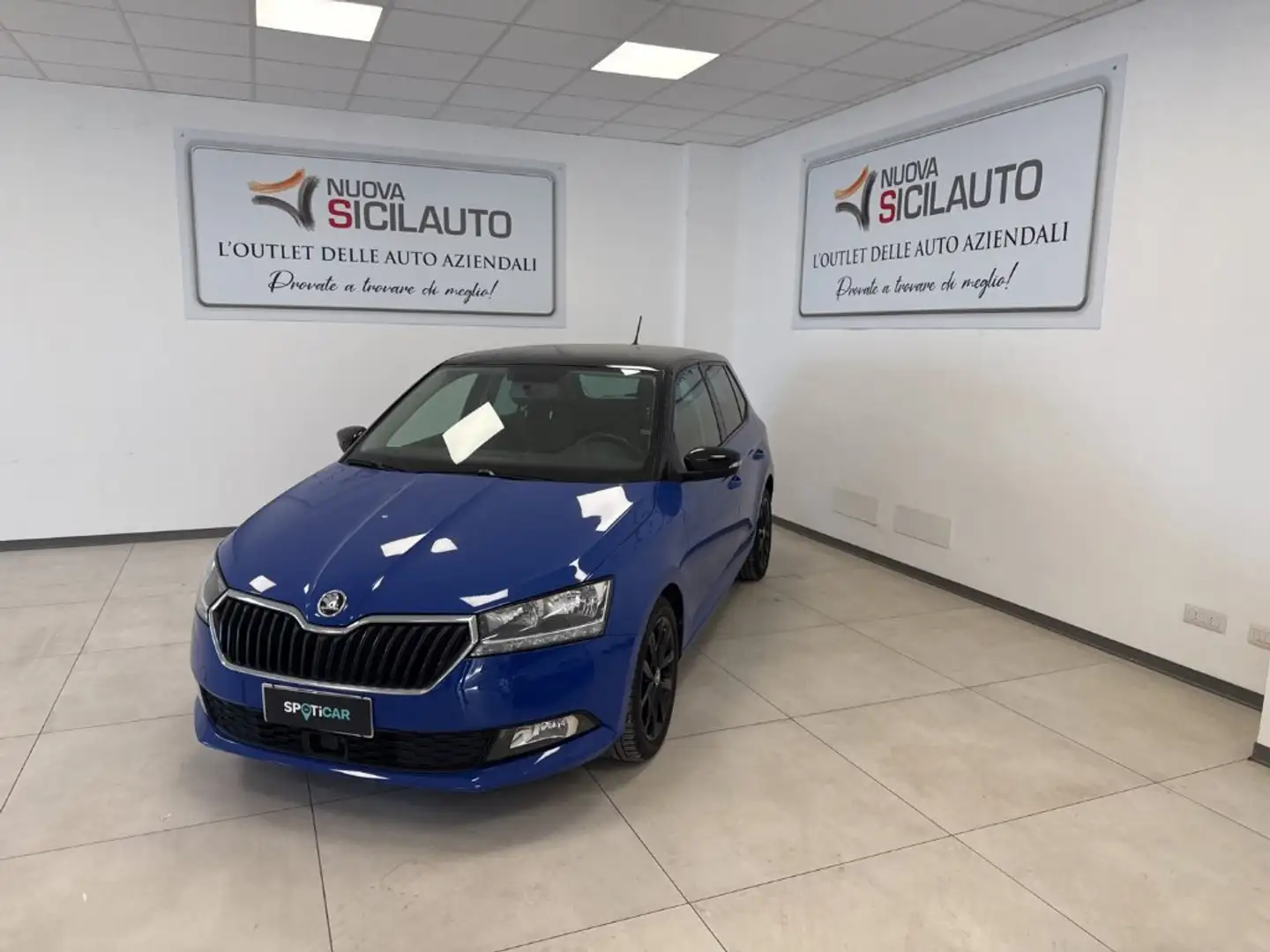 Skoda Fabia III 2015 Berlina 1.0 mpi Twin Color Argento 60cv Blu/Azzurro - 2