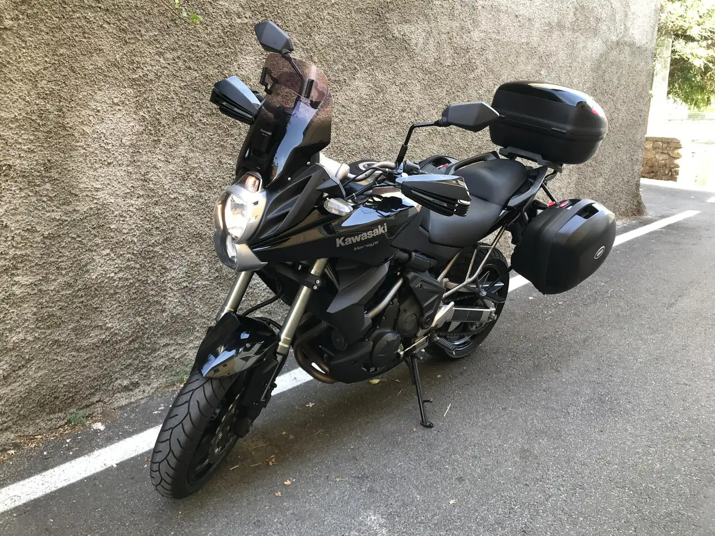Kawasaki Versys 650 Negro - 1
