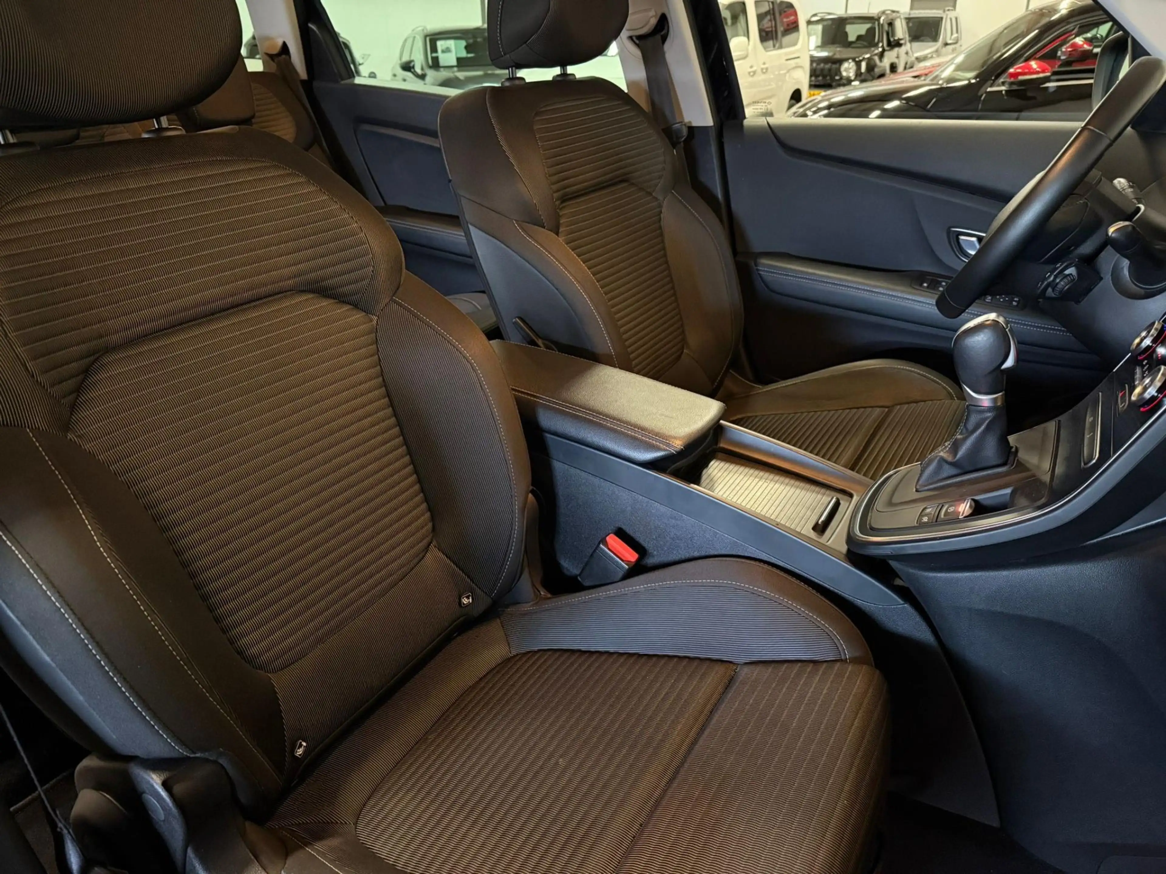 Renault Grand Scenic 1.3 TCe 7p. Automaat|Navi|Carplay|PDC|Dealer Onder — photo 14