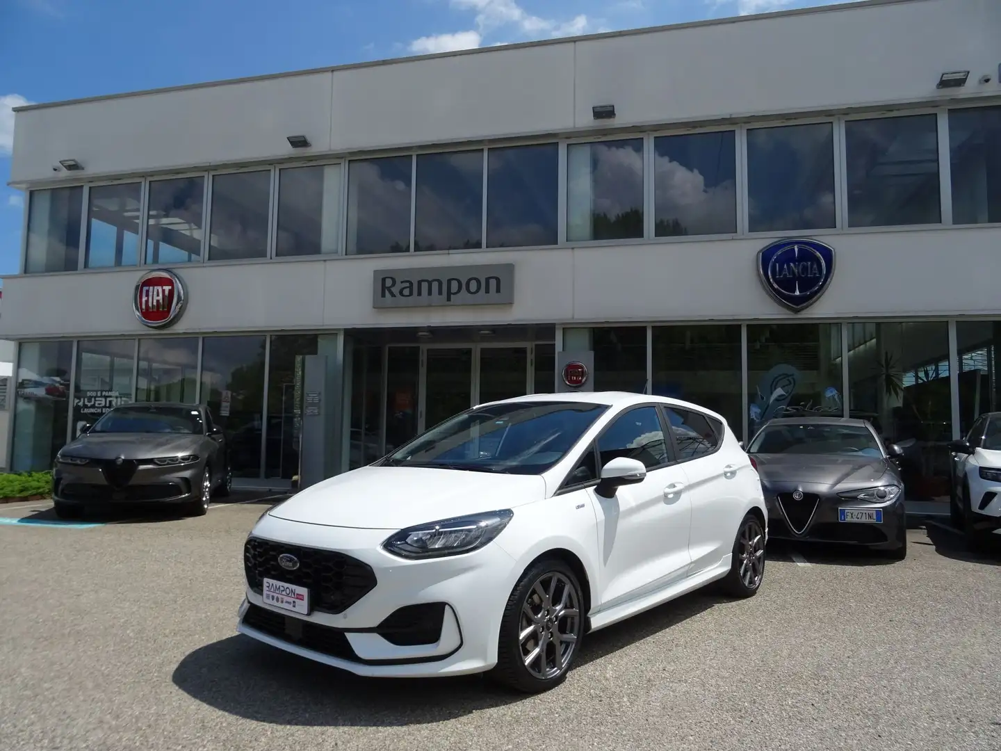 Ford Fiesta 1.0 EcoBoost Hybrid 125 CV ST-Line Bianco - 1