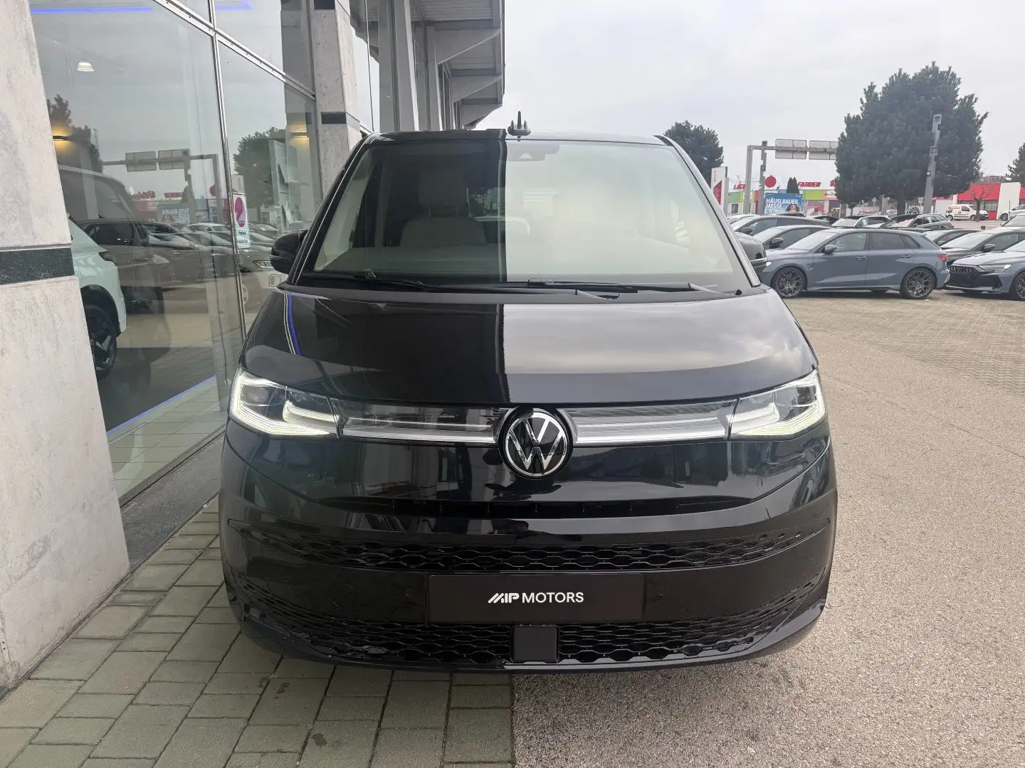Volkswagen T7 Multivan Style Überhang 4MOTION Hybrid Schwarz - 2