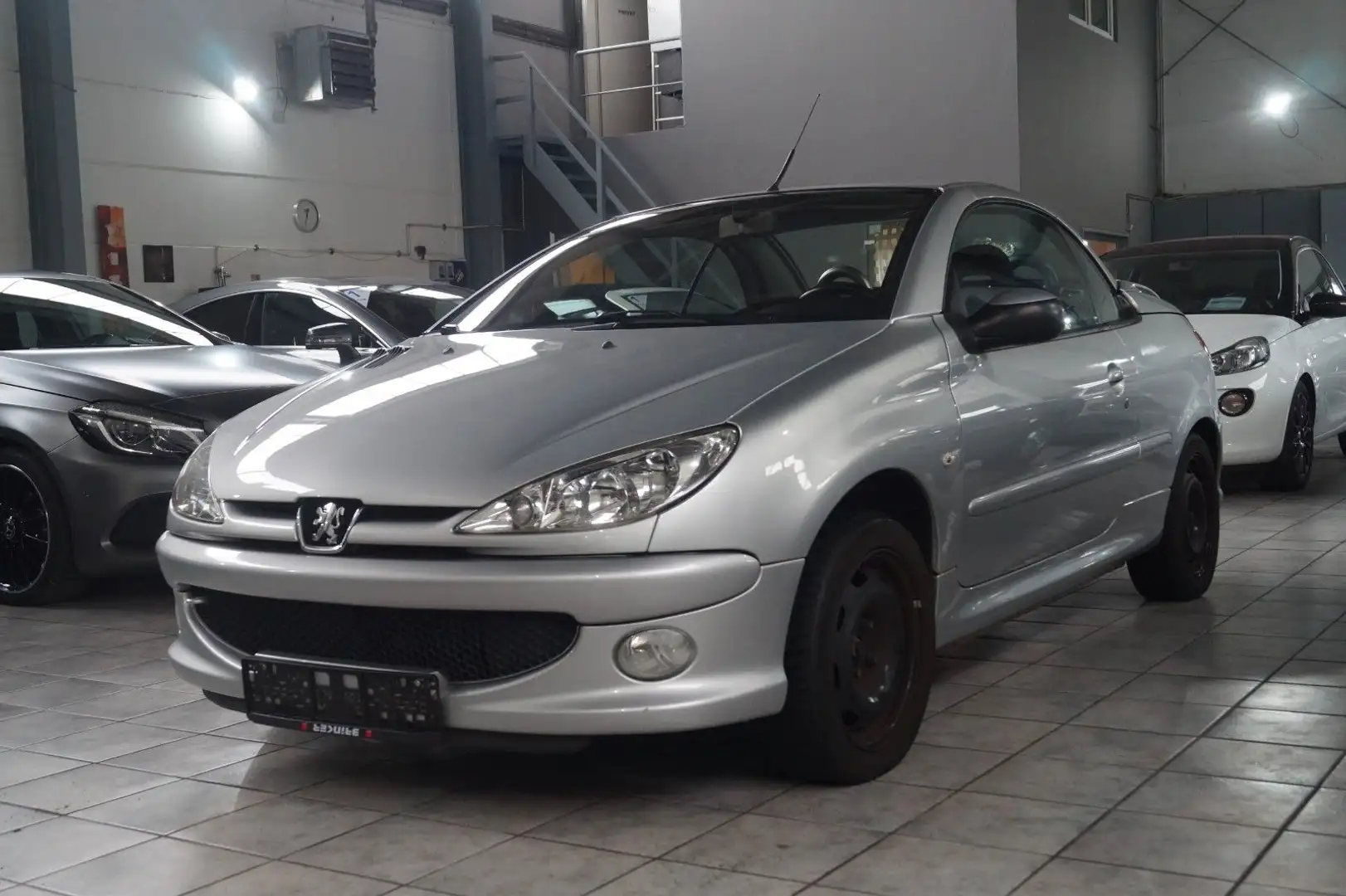 Peugeot 206 Cabriolet CC Quiksilver*e.Verdeck*Klimaautom Grigio - 1