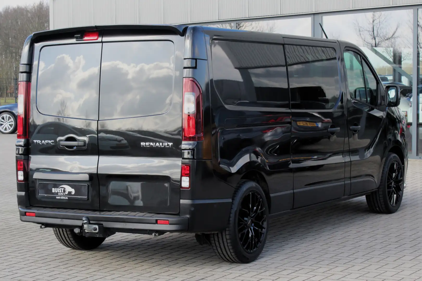 Renault Trafic 2.0 dCi 150pk L2H1 AUTOMAAT Dubbel Cabine Black Ed Zwart - 2
