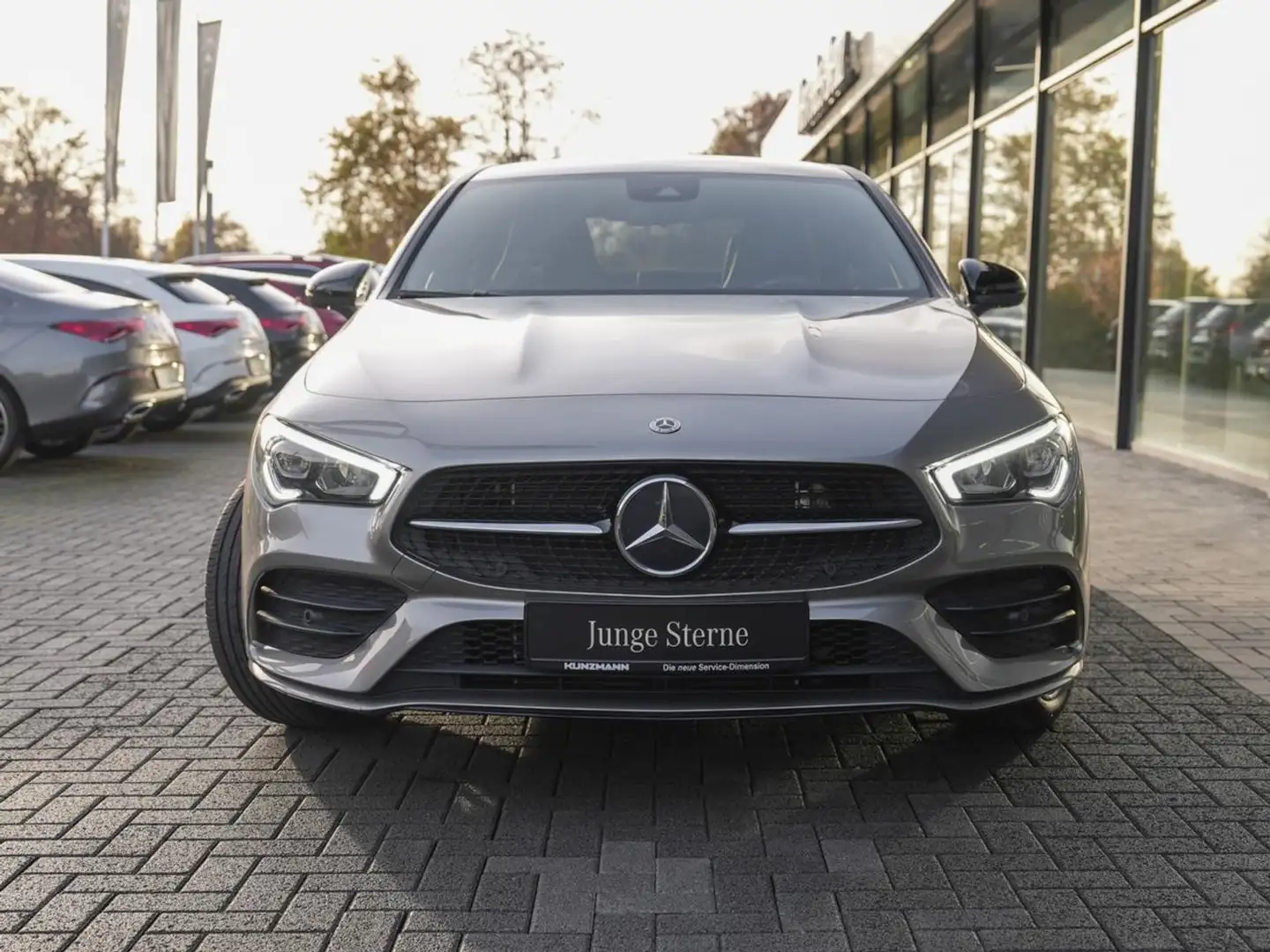 Mercedes-Benz CLA 250 e Coupé AMG Night Edition2020 MBUXNavi+ Argintiu - 2