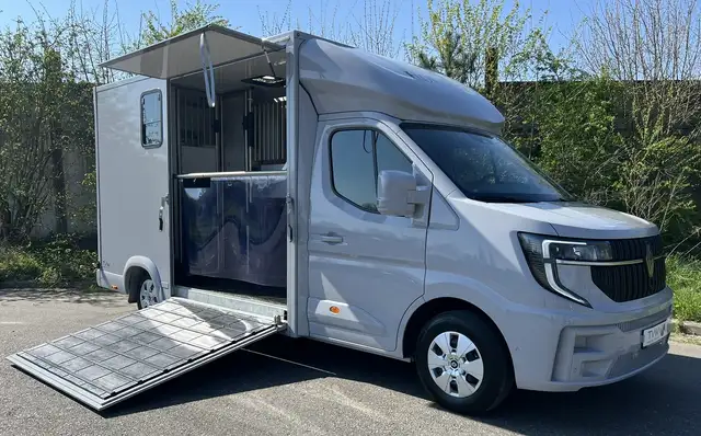 Renault Master Paardenwagen / Horsetruck / Veewagen / Nieuw & BPM