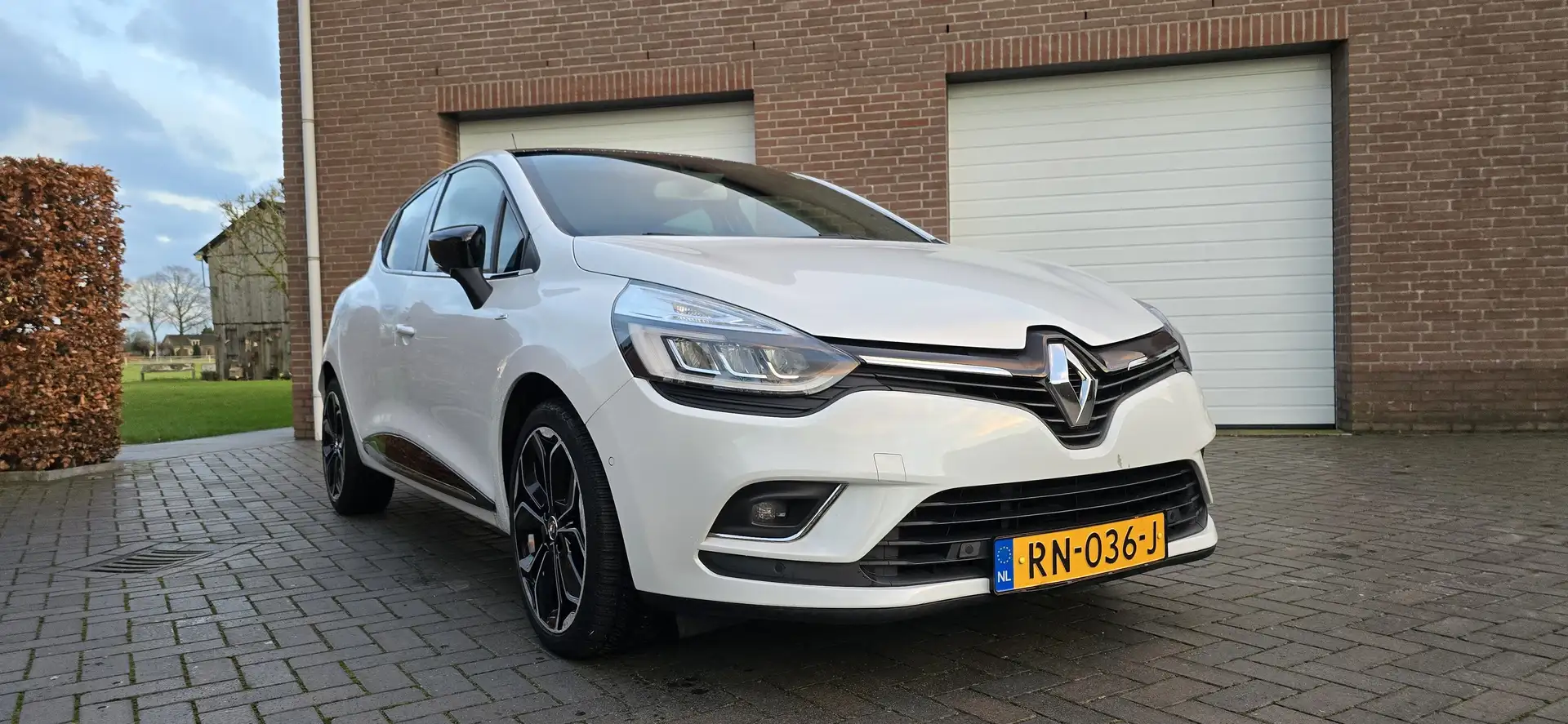 Renault Clio 0.9 TCe Bose Wit - 1