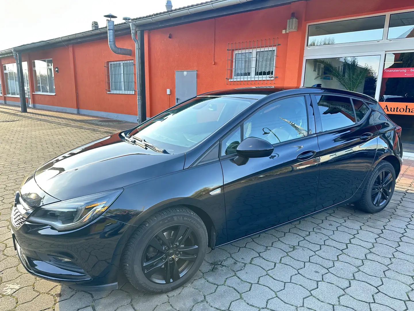 Opel Astra Active Start/Stop * Sitzheizung * Navi * Schwarz - 1