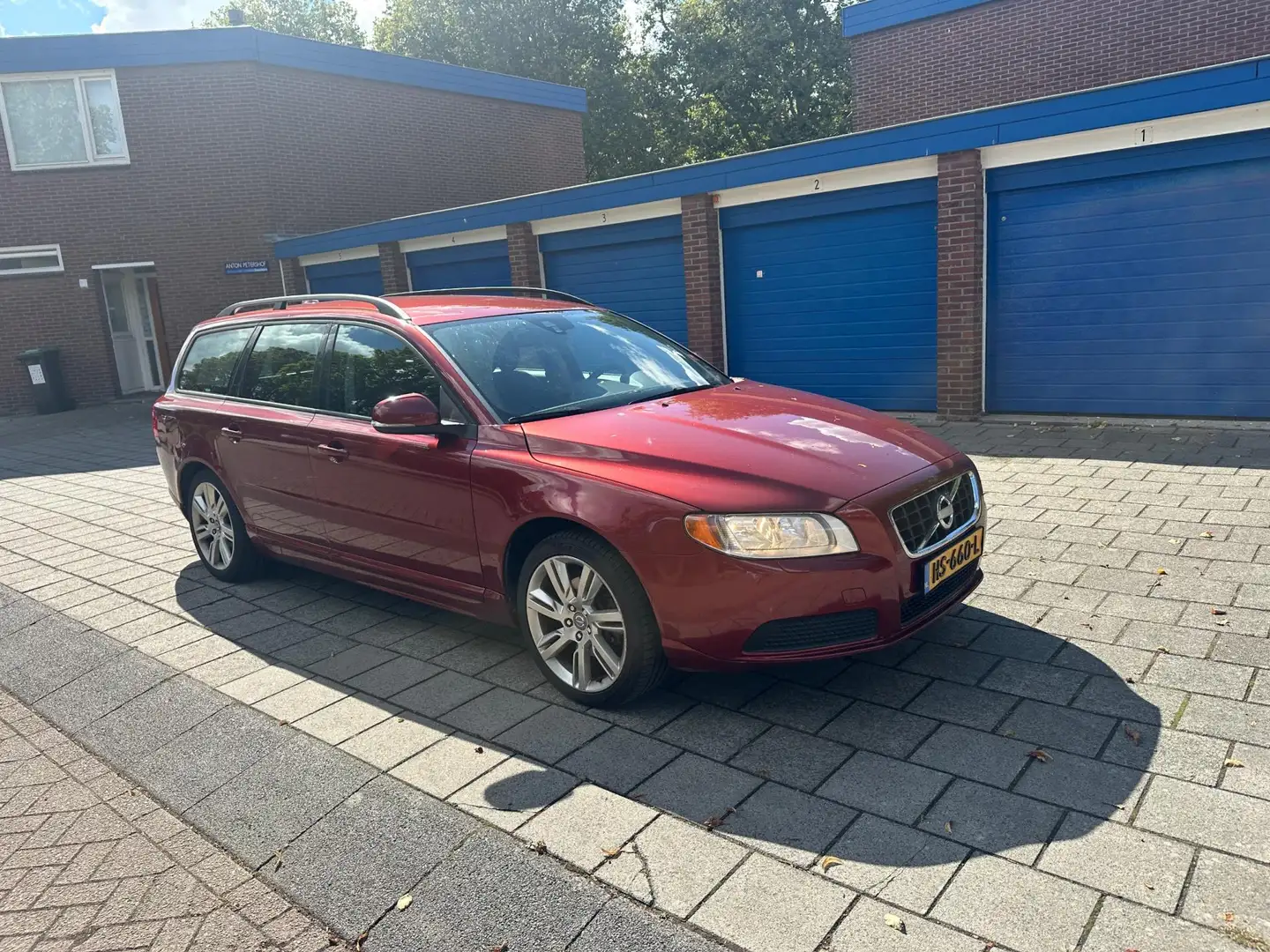 Volvo V70 2.0 T5 Bi-Fuel CNG+Benz Cruise Climate Rood - 1