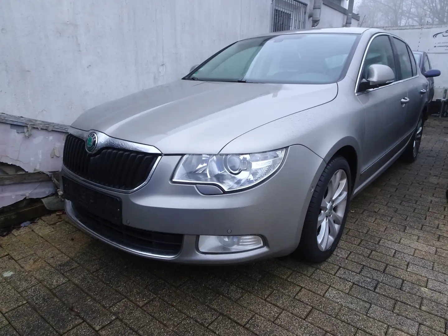 Skoda Superb Elegance-120TKM-SHG-1 Hand-Autom DSG-Leder-Top 1A. Beige - 1