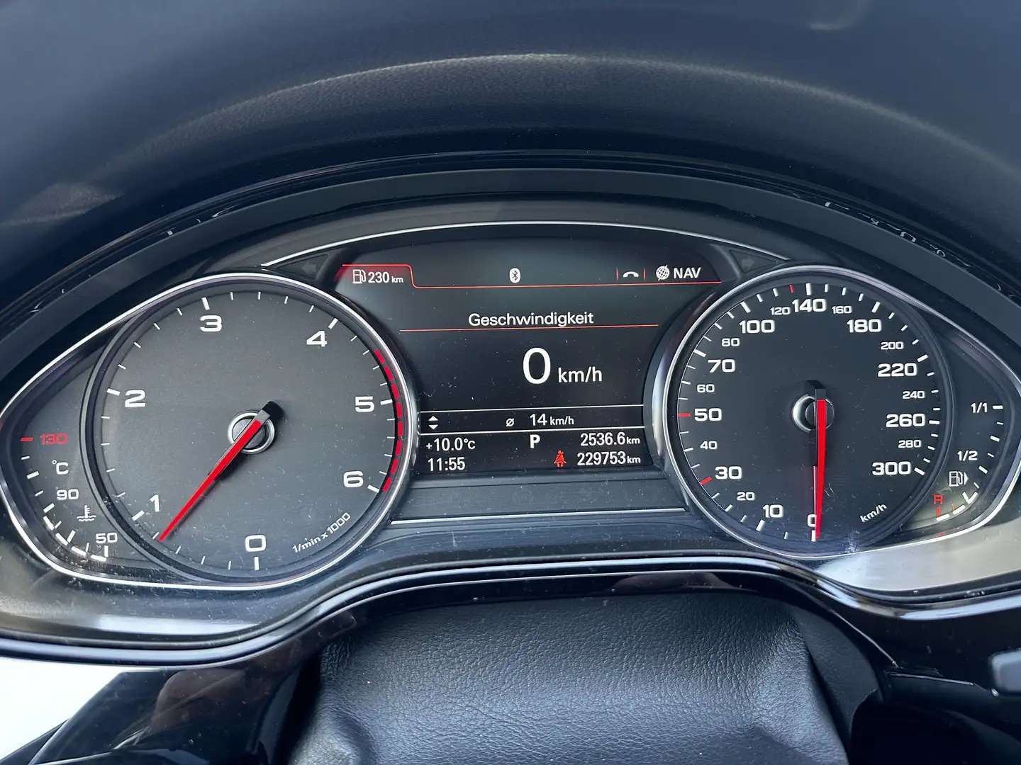 Audi A8 4.2 TDI DPF (clean diesel) quattro tiptronic - 1