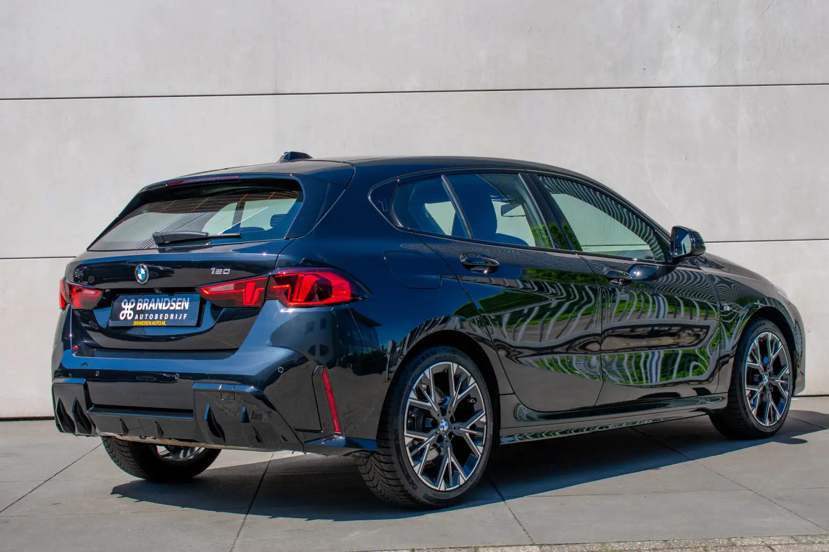 BMW 120 1-serie M Sport Design Edition -ACC-Dab-Trekhaak- Black - 2