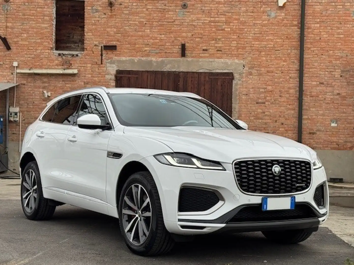 Jaguar F-Pace F-Pace 2.0 D 163 CV AWD aut. SE Weiß - 1