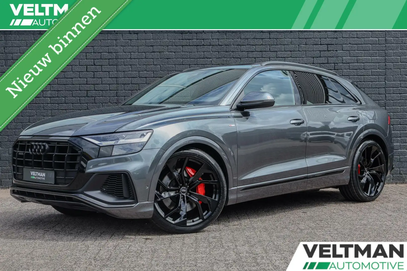 Audi Q8 55 TFSI e quattro 3x S-Line PANO LUCHTVERING 23INC Grigio - 1