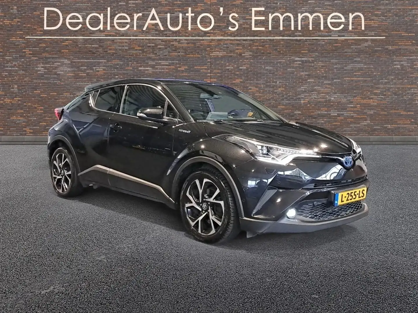 Toyota C-HR 1.8 Hybrid ECC LMV NAVIGATIE CRUISE Zwart - 1