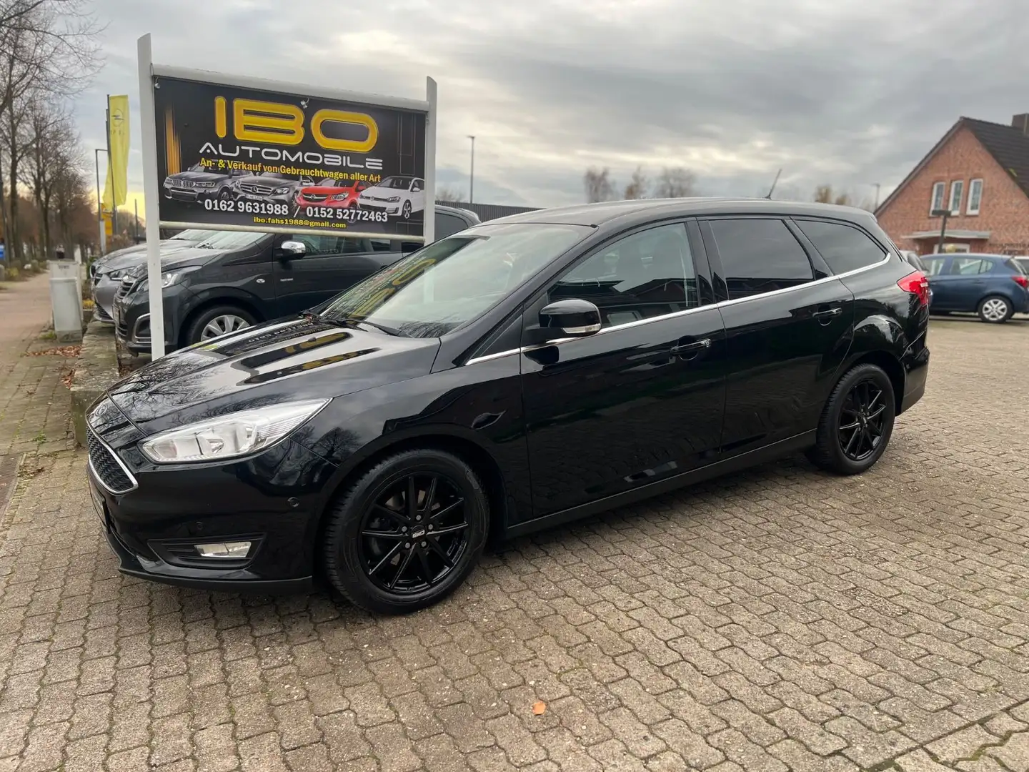 Ford Focus Turnier Cool & Connect Noir - 1