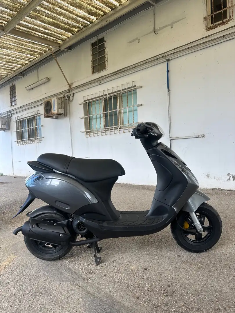 Piaggio Zip 50 Grigio - 2