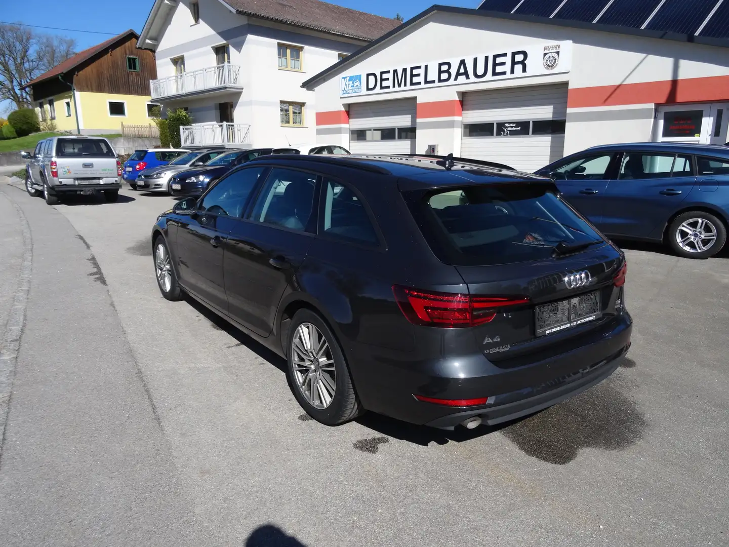Audi A4 basis ultra Grau - 2