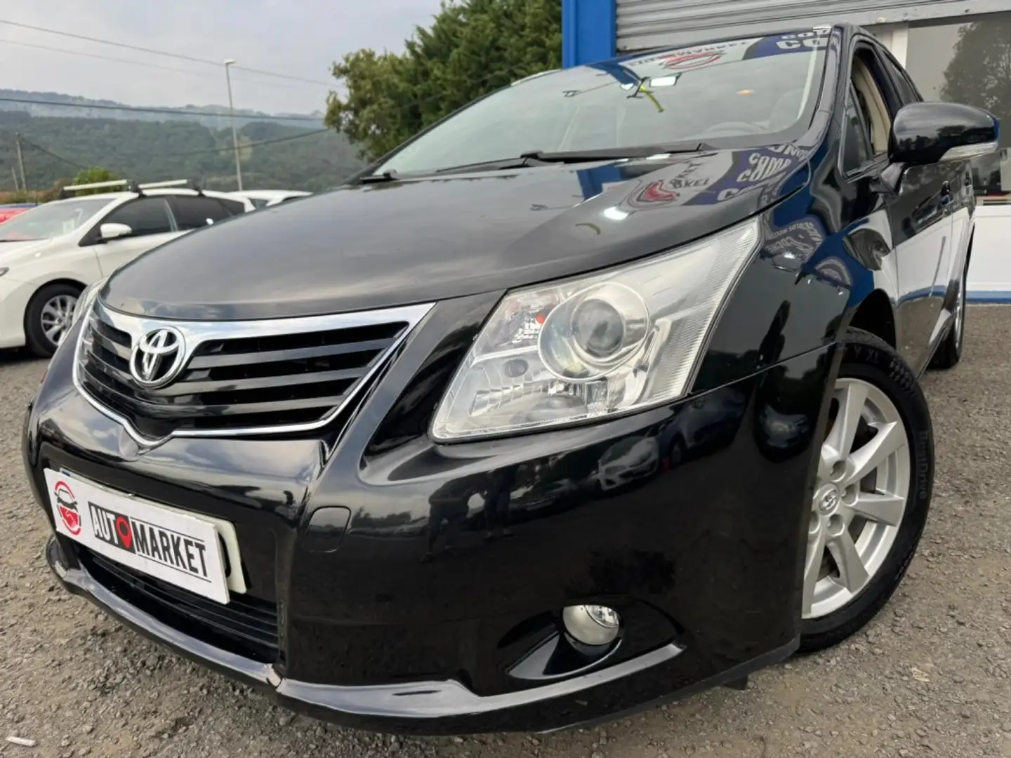Toyota Avensis 2.2D-4D Executive Schwarz - 1